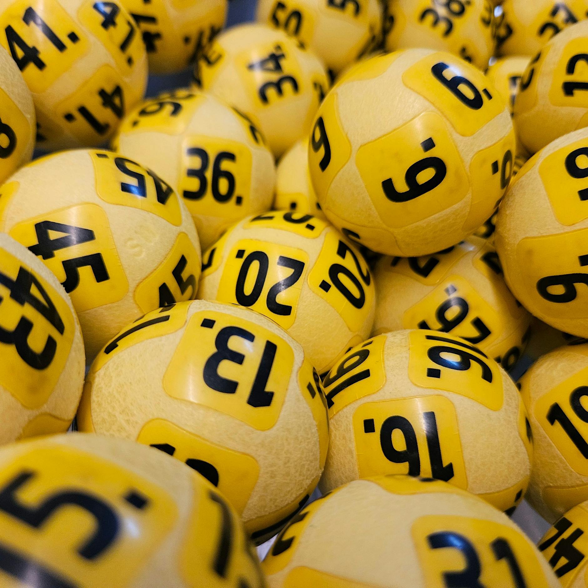 Hammer beim Eurojackpot: Wieder nicht geknackt! Alle Zahlen & Quoten