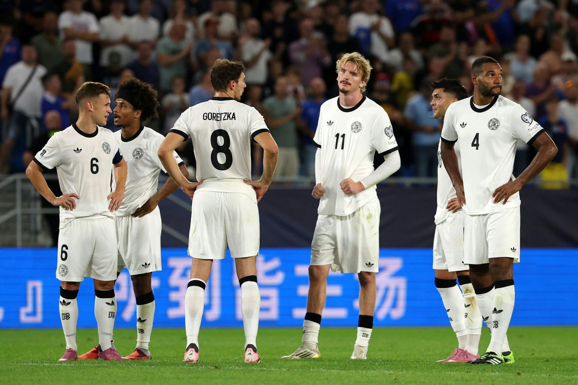 Ratlosigkeit nach dem Abpfiff: Joshua Kimmich (von links), Karim Adeyemi, Leon Goretzka, Nick Woltemade, Nadiem Amiri und Jonathan Tah