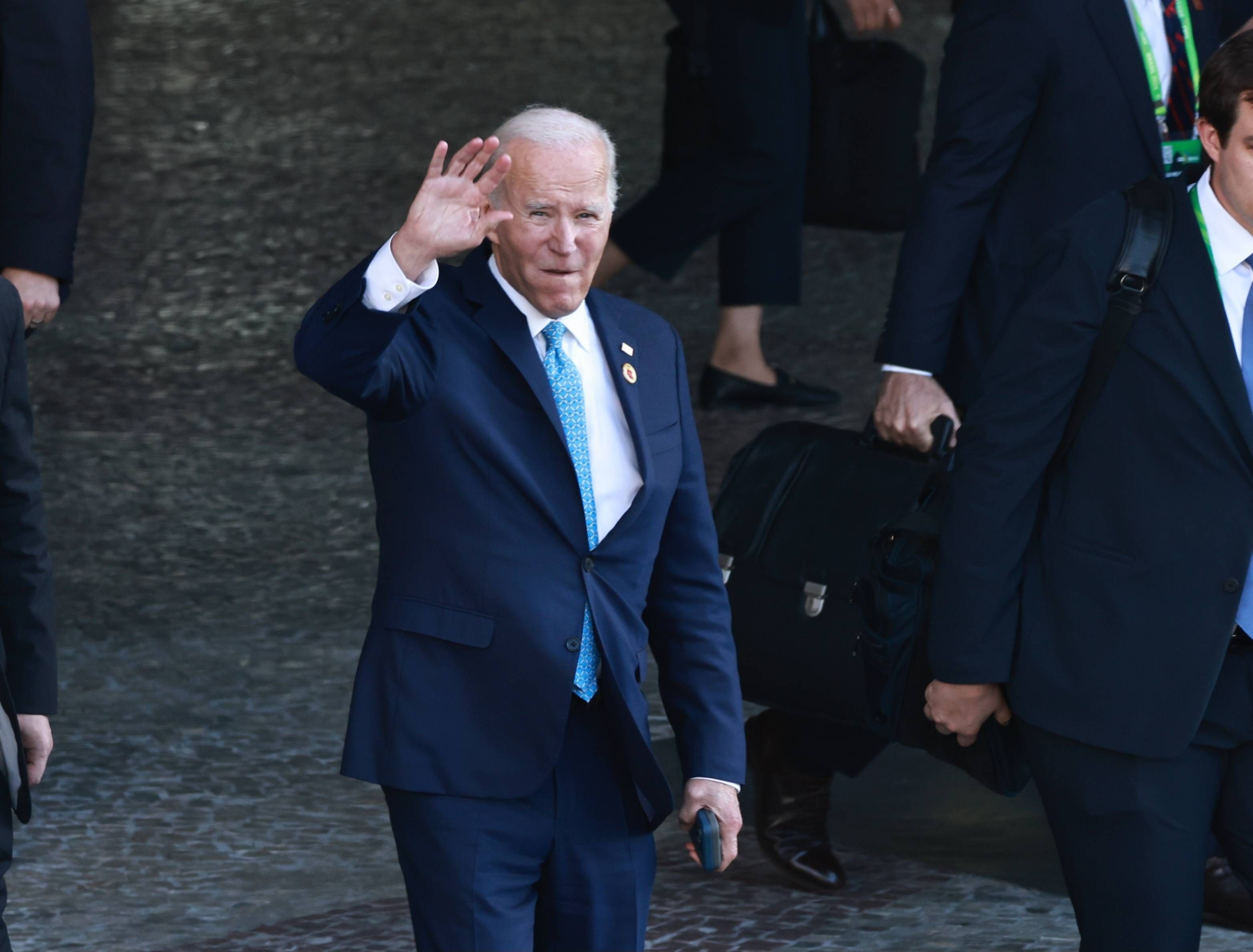 Joe Biden nach Hautkrebs-OP mit Narbe am Kopf in Delaware gesichtet