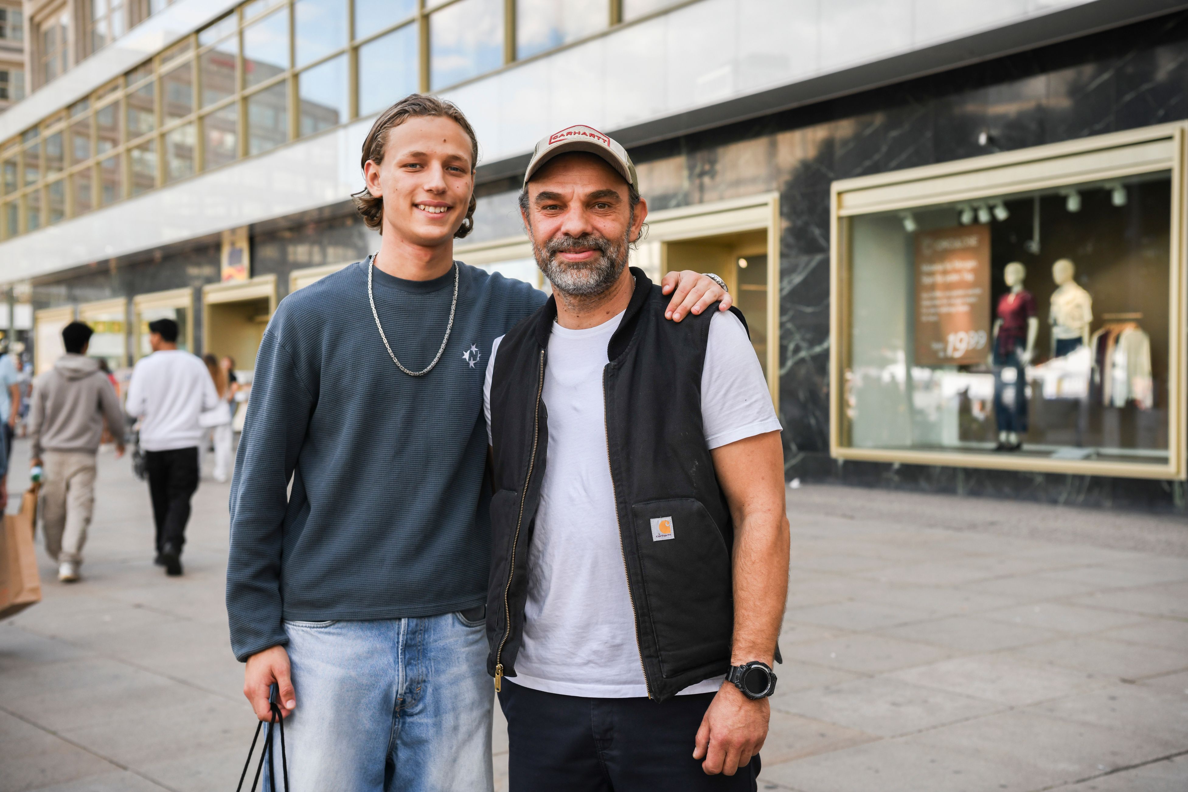 Wehrpflicht für Frauen? Berliner sagen klar: „Nicht für meine Töchter!“
