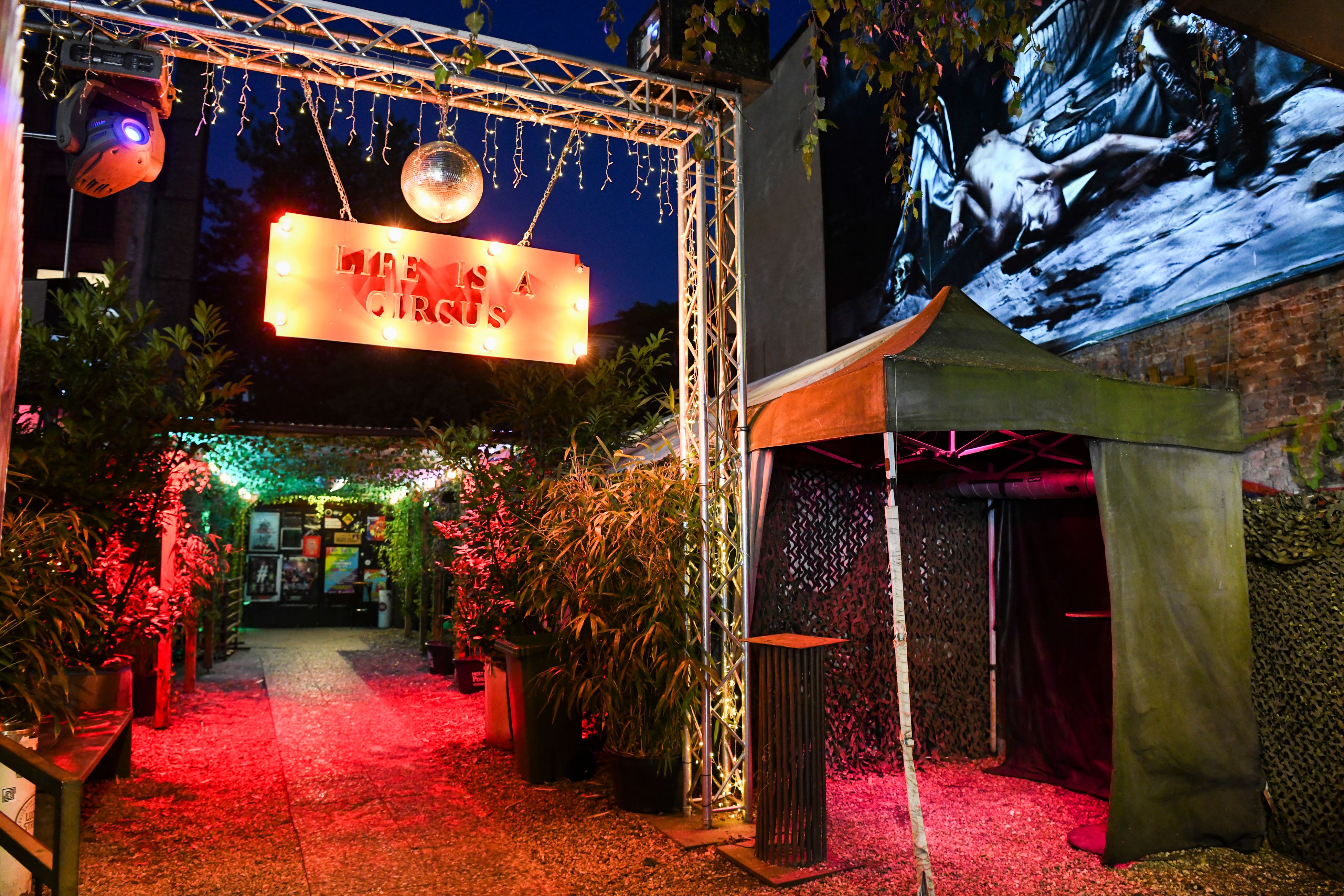 Sex, Suff, Selbsterniedrigung: Mein erstes Mal im Kitkat