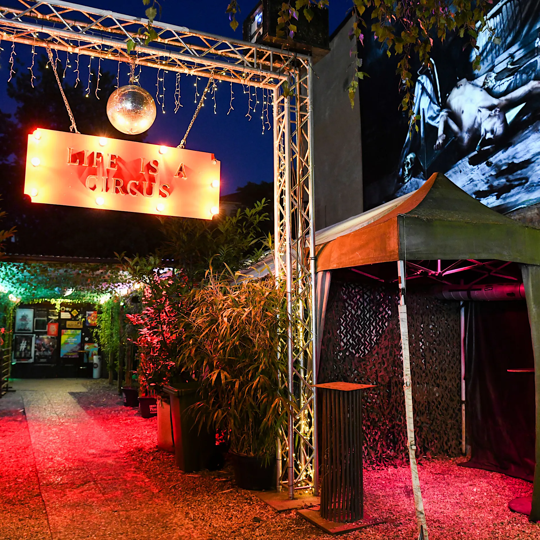 Sex, Suff, Selbsterniedrigung: Mein erstes Mal im Kitkat