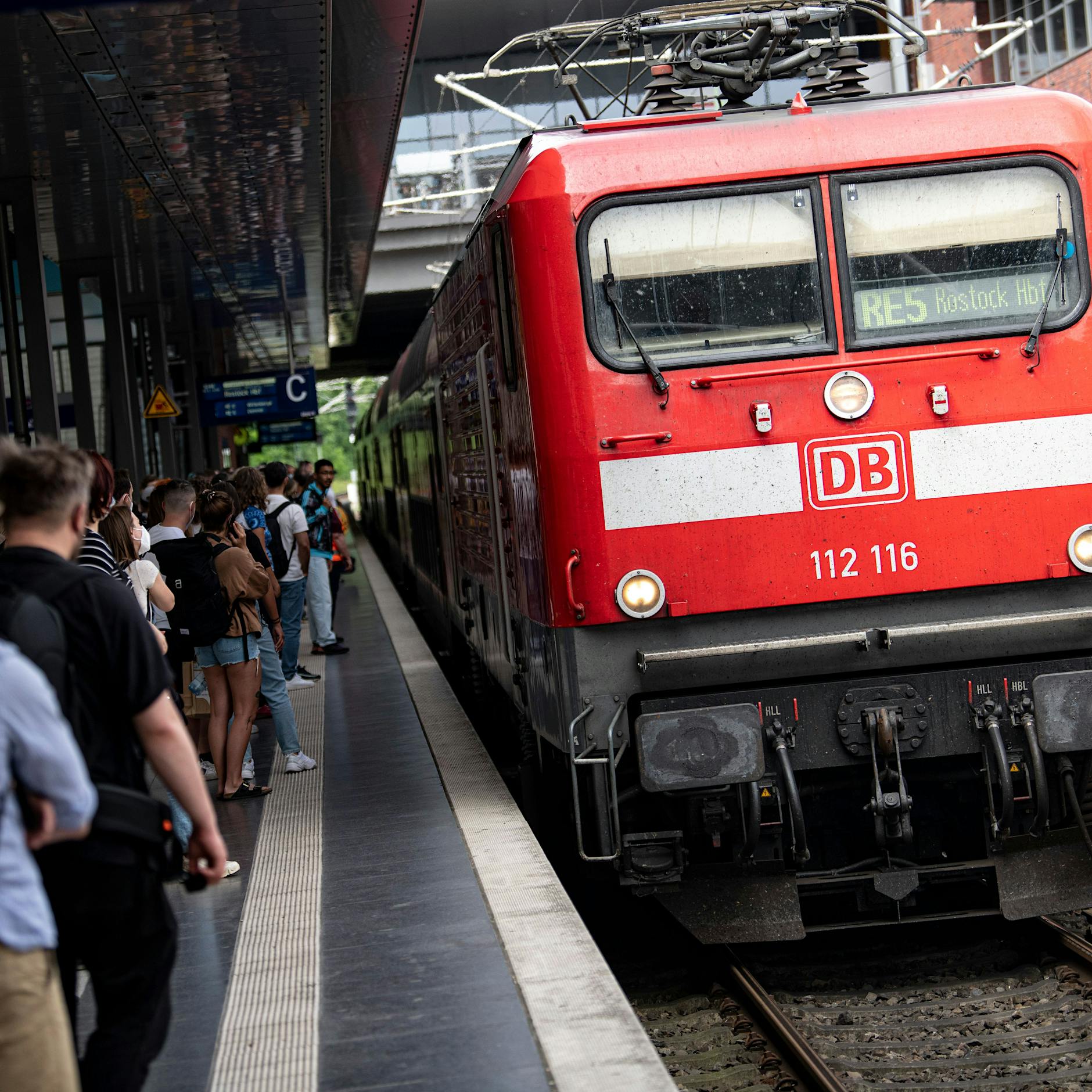 Herbe Schlappe: Der schlechteste Bahnhof Europas steht in Berlin!