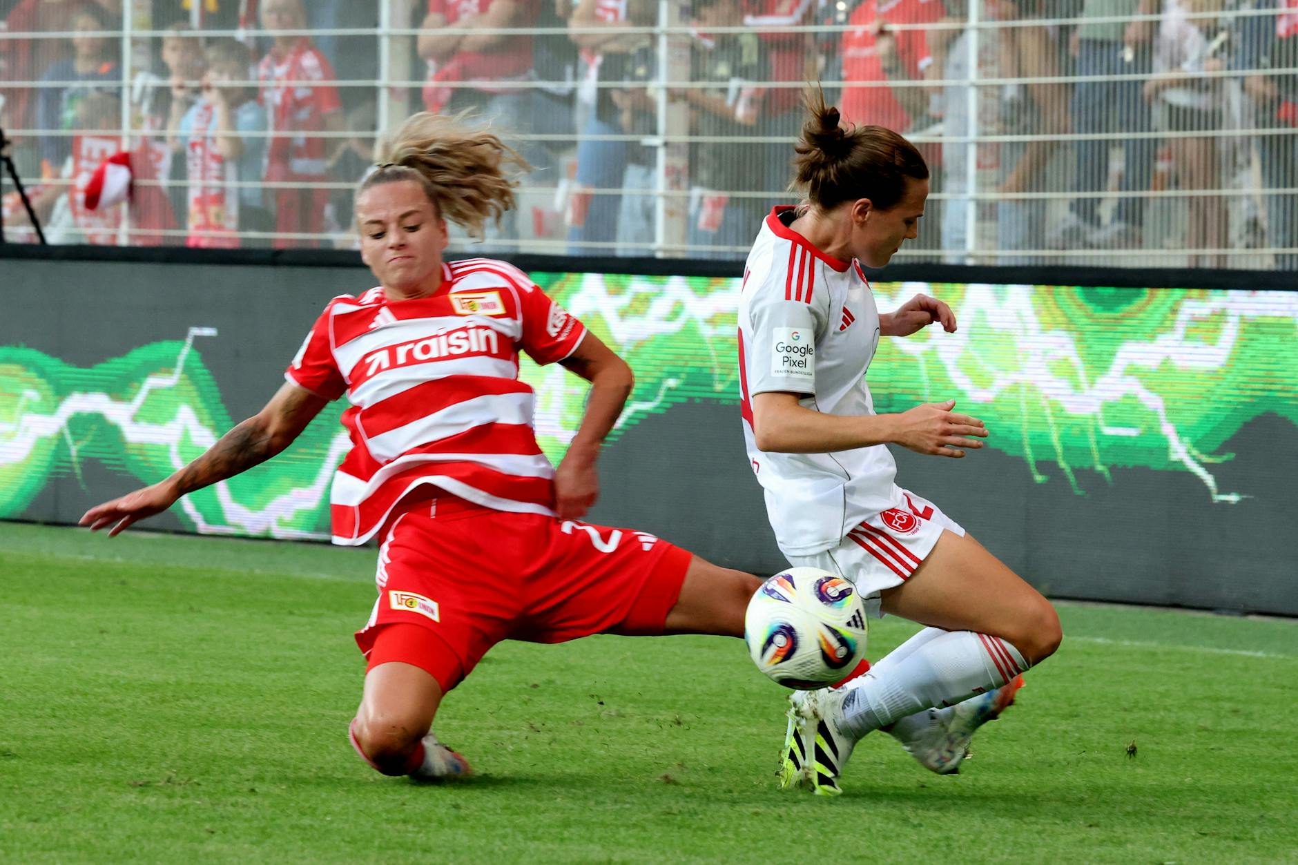 Die Frauen von Union Berlin feierten am Abend ihre Bundesliga-Premiere gegen Nürnberg - leider ohne Sieg.