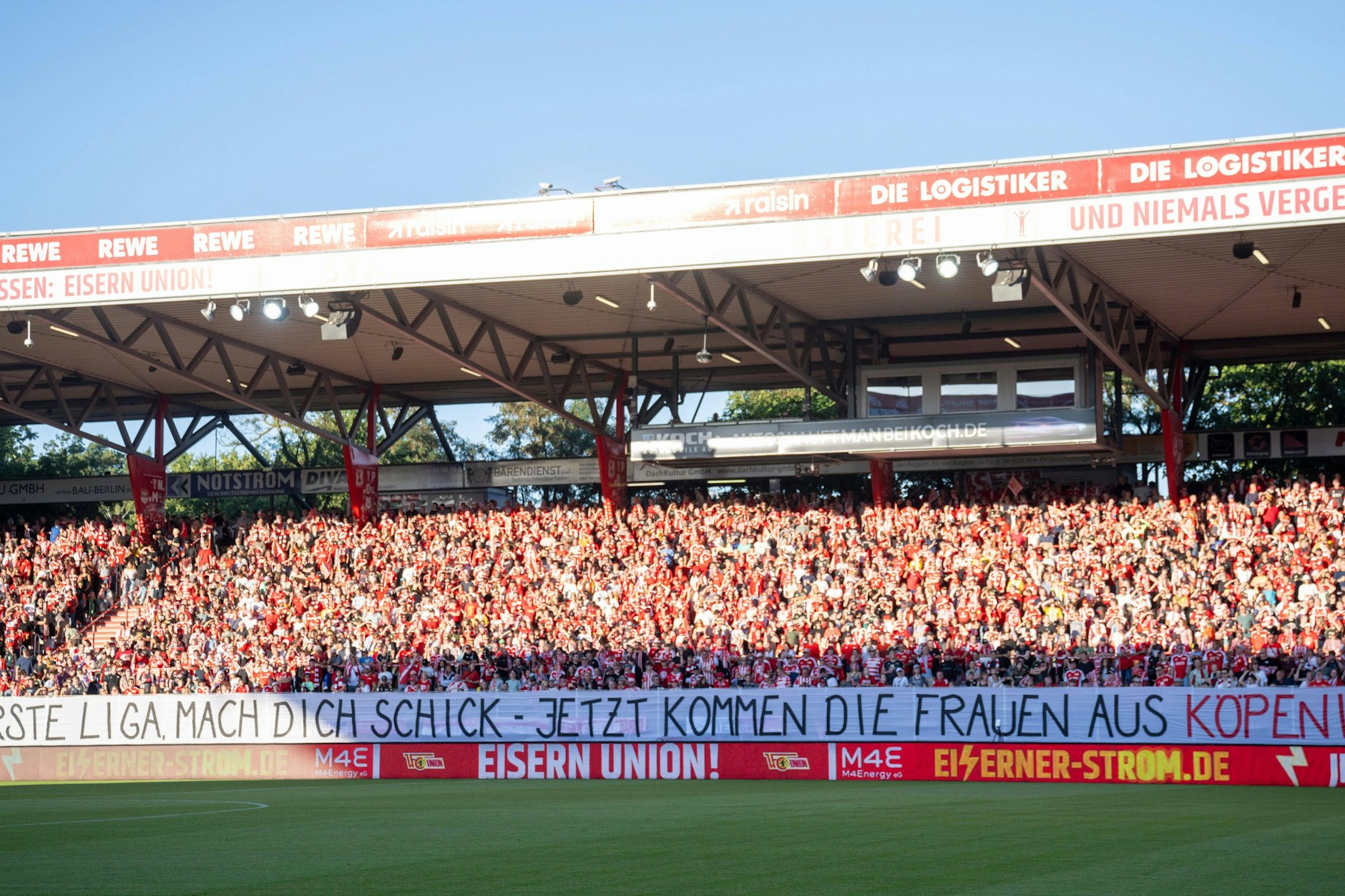 Großes Spiel, große Kulisse: Die Frauen des 1. FC Union Berlin konnten auch zum Start in die Bundesligasaison gegen den 1. FC Nürnberg auf die Unterstützung ihrer Fans bauen.