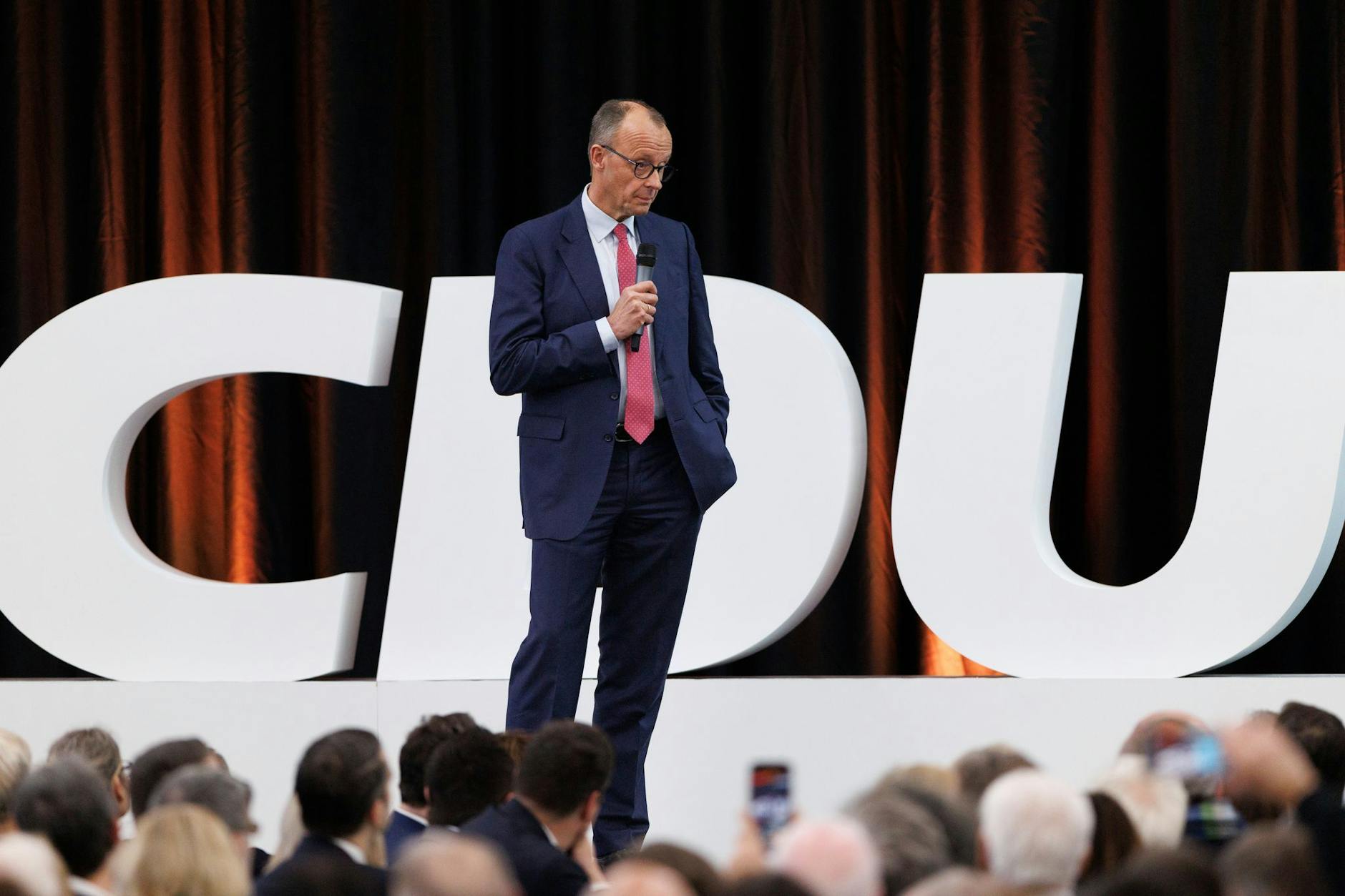 Kanzlerkandidat Friedrich Merz (CDU) war am 26. Januar in Menden zu Gast.