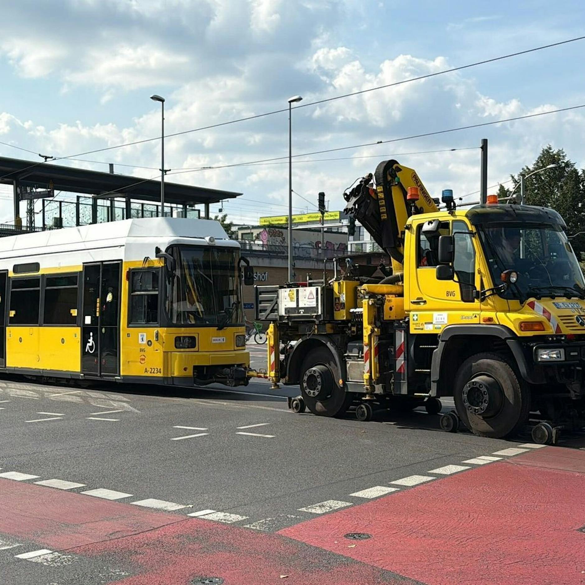 Nach Brandanschlag: Zehntausende Berliner Haushalte weiter ohne Strom