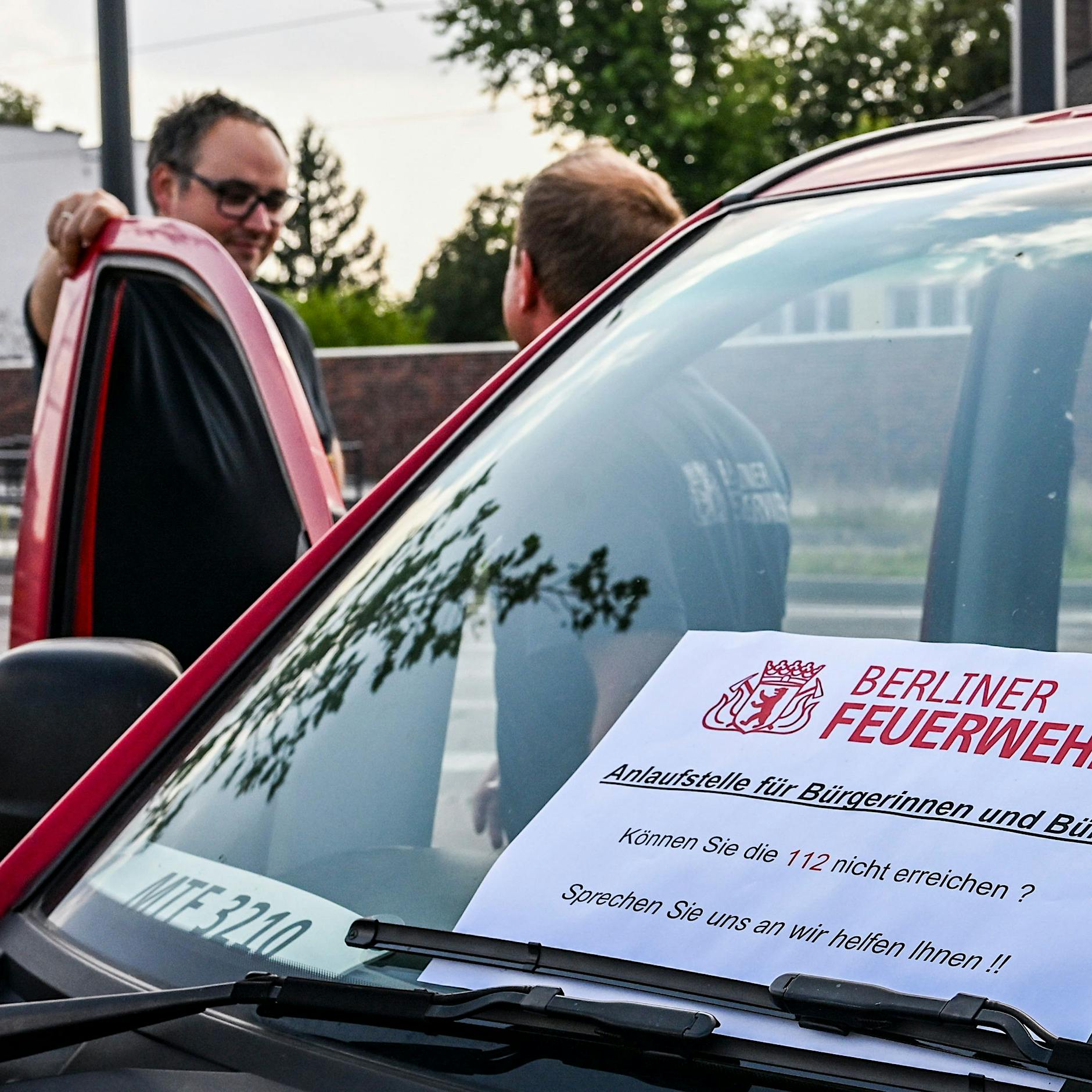 Stromausfall in Treptow-Köpenick: Anlaufstellen von Feuerwehr und Polizei, Notfall-Hotlines