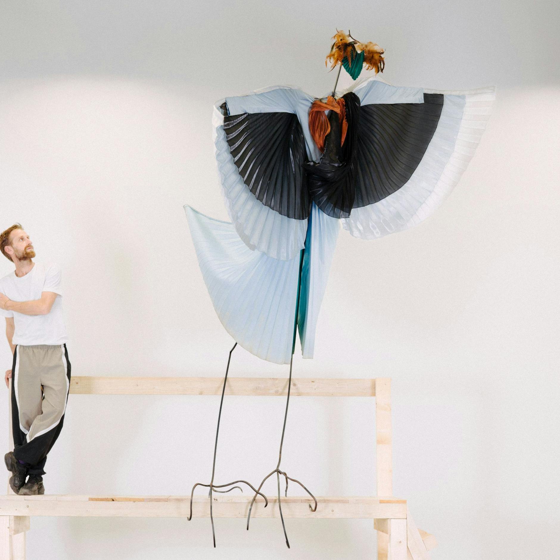 Image - Berlin Art Week 2025: Petrit Halilaj aus dem Kosovo spricht mit Vögeln und Birnenblüten