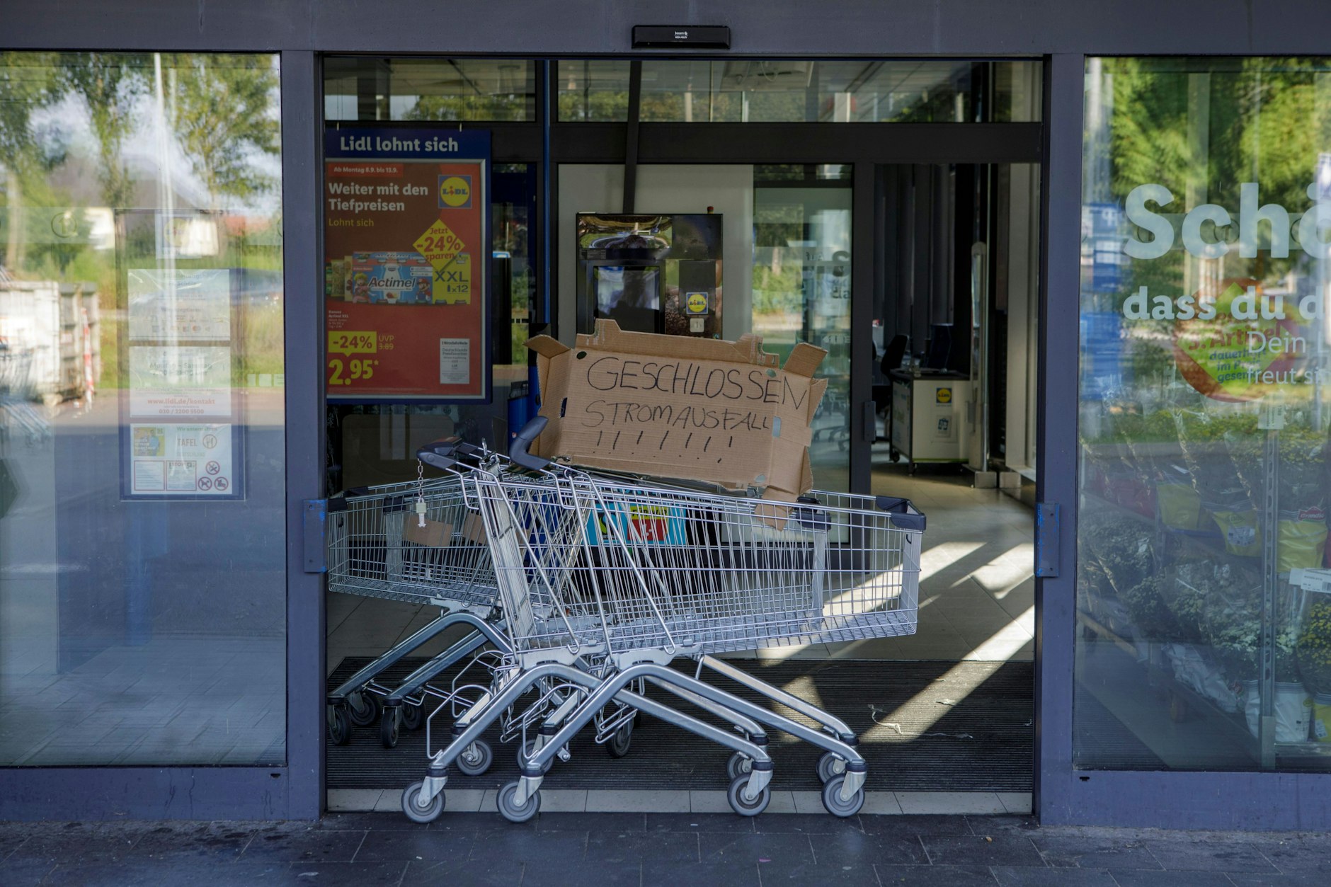 Auch in Supermärkten und anderen Geschäften sorgte der Stromausfall im Süden Berlins für Chaos.
