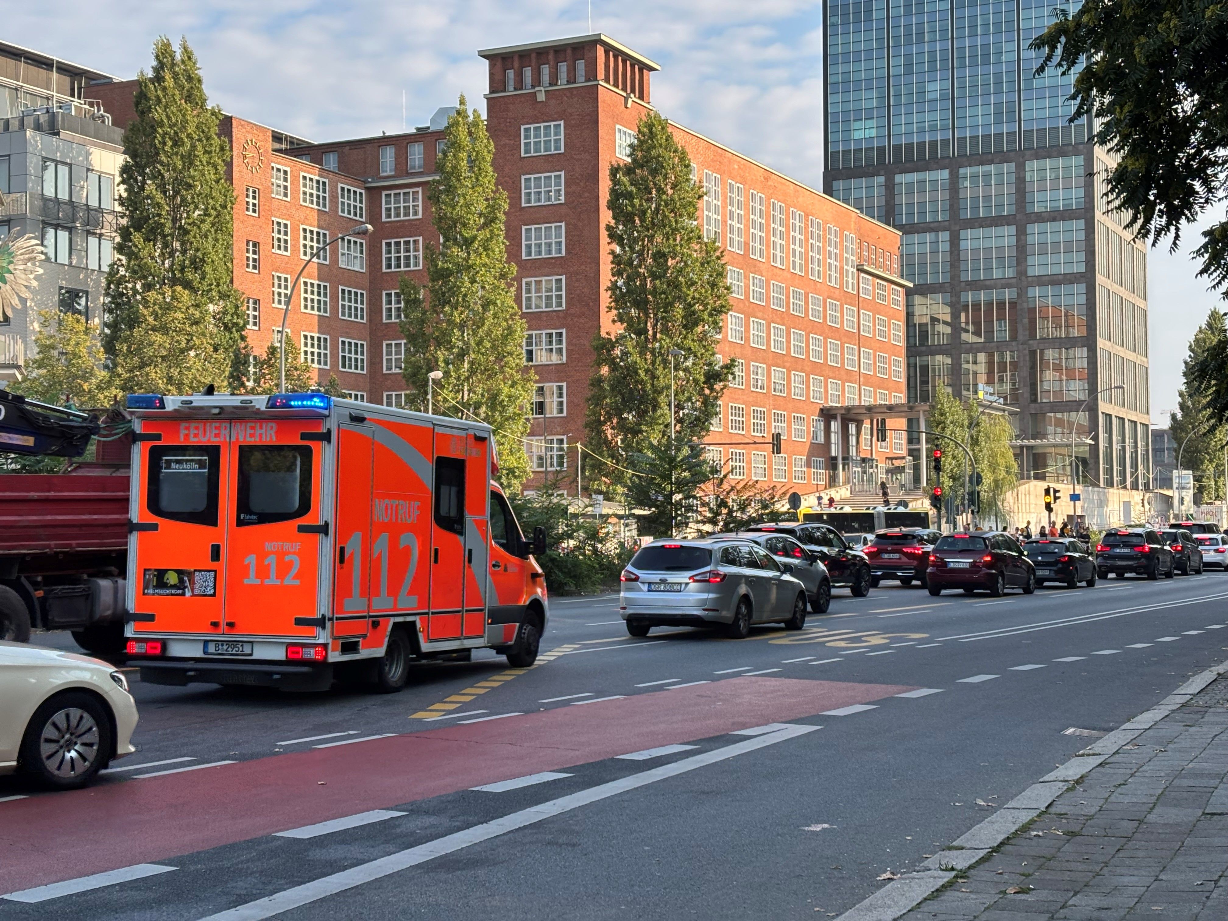 Stau vor der Elsenbrücke in Treptow: So will der Senat das Chaos an der A100 lindern