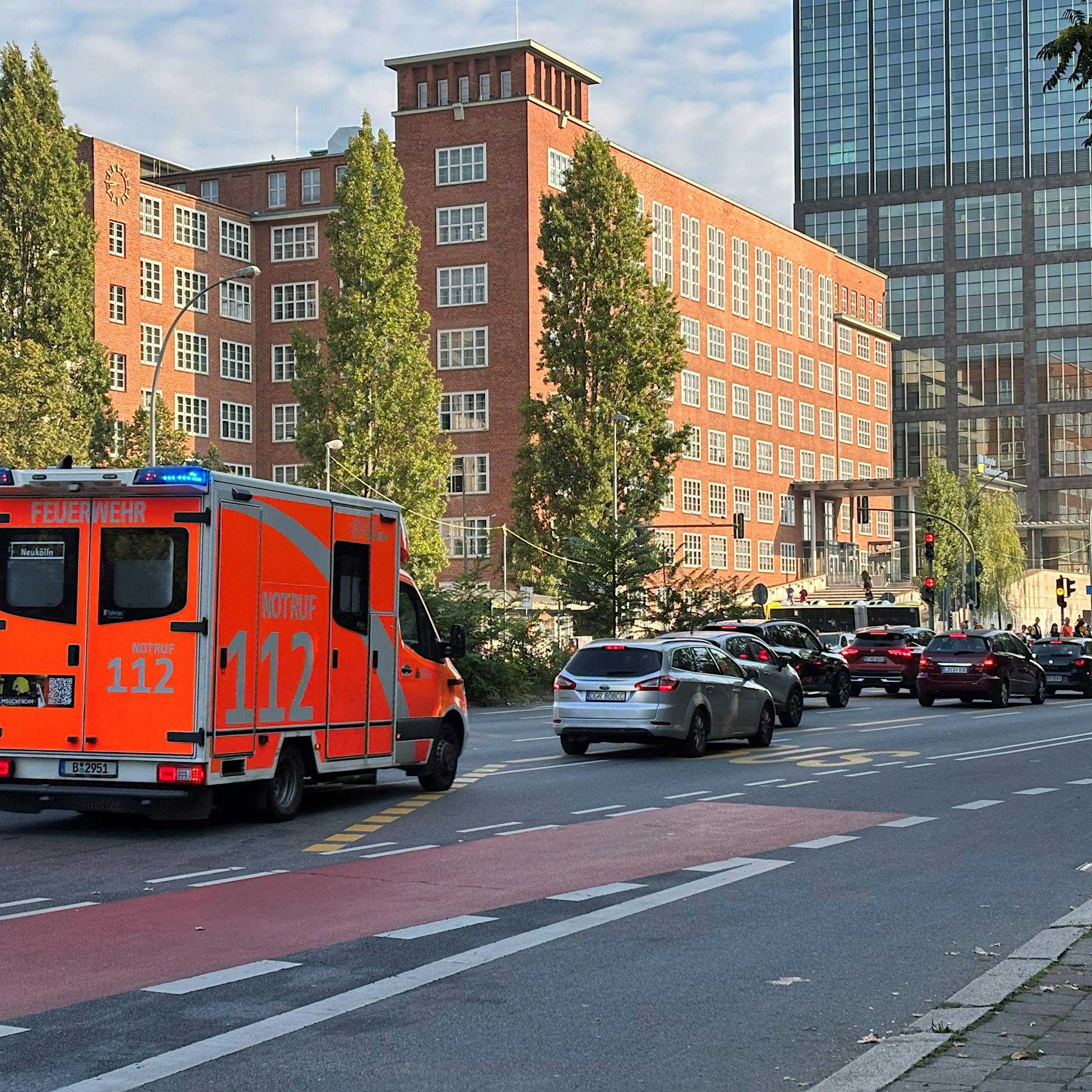 Stau vor der Elsenbrücke in Treptow: So will der Senat das Chaos an der A100 lindern