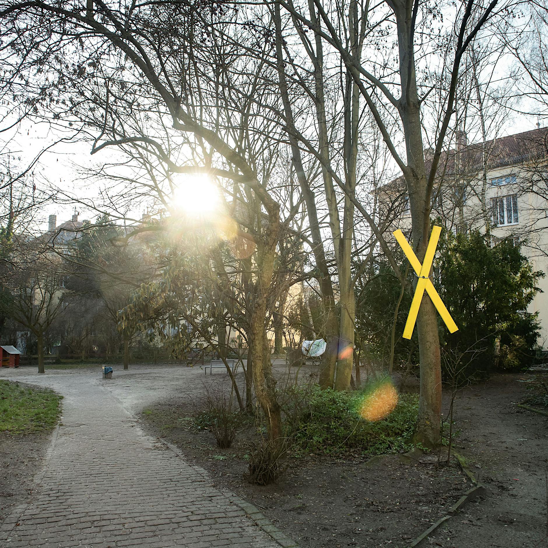 Flüchtlingsheime am Schlosspark Pankow: Berliner gehen gegen Millionenverschwendung vor