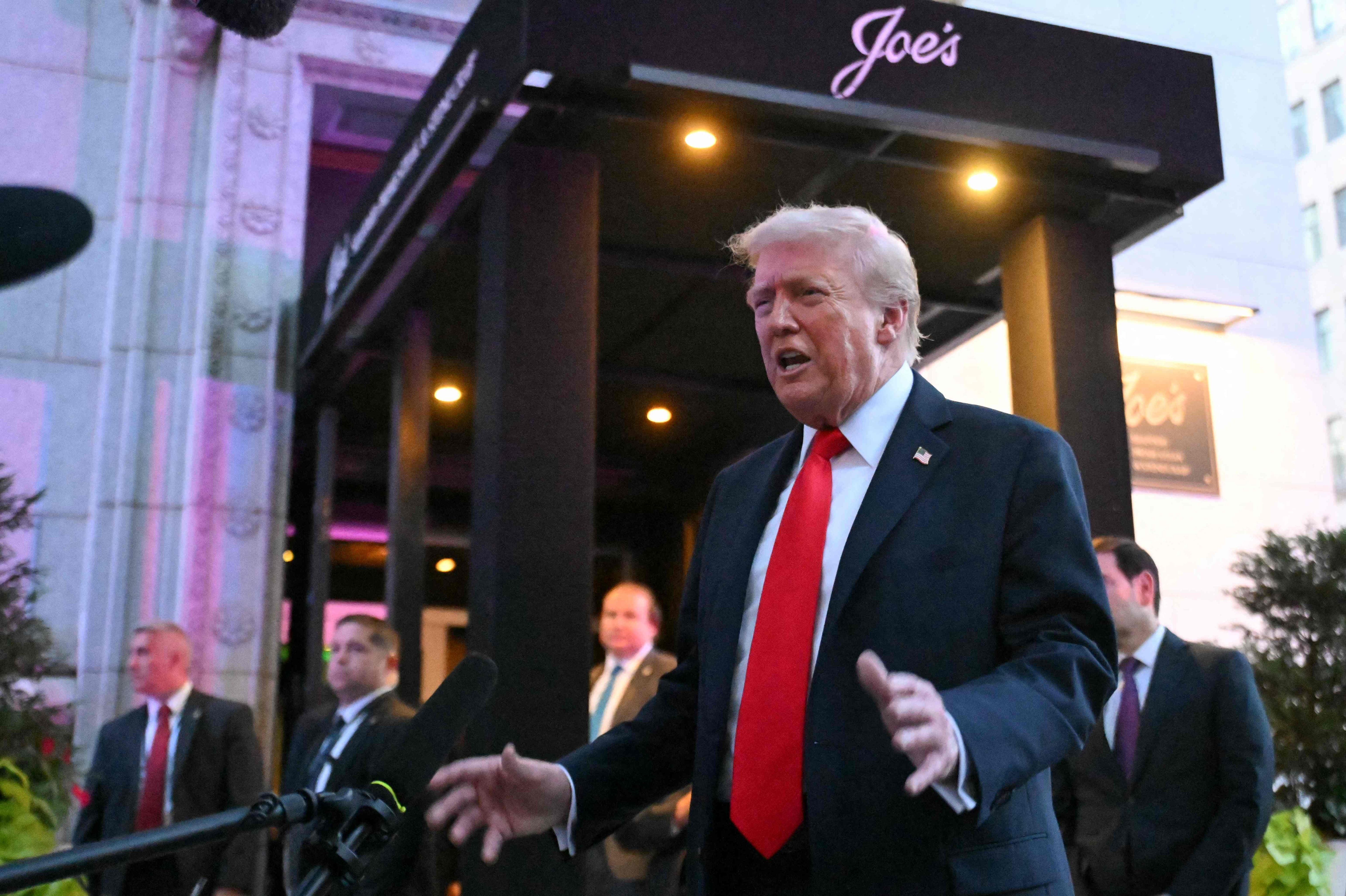 Trump als „Hitler“ beschimpft: Tumult bei Restaurantbesuch in Washington