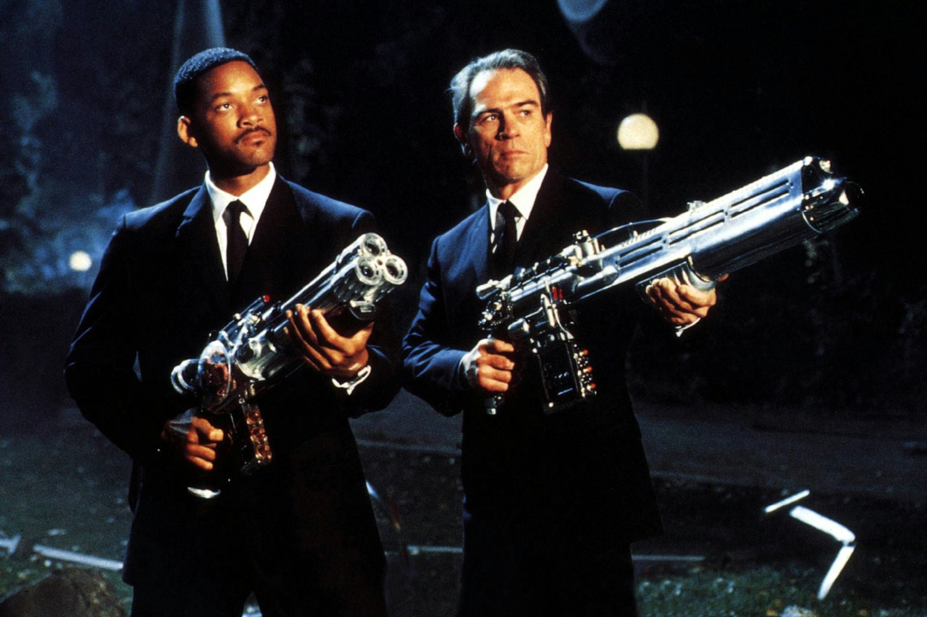 Will Smith und Tommy Lee Jones unterhalten am Freitag mit „Men in Black“.