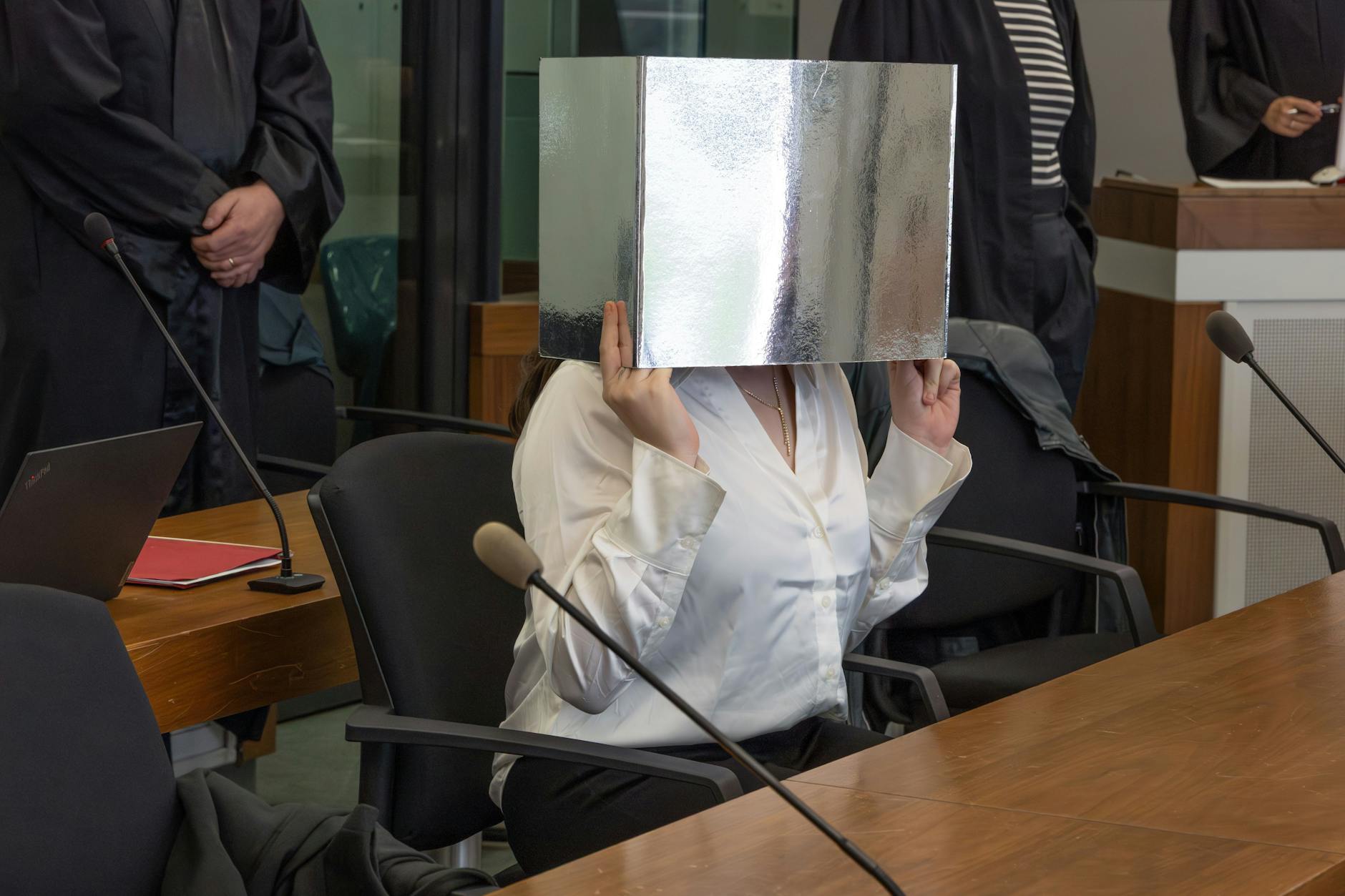 Die Angeklagte Ayla C. (21) vor Gericht.