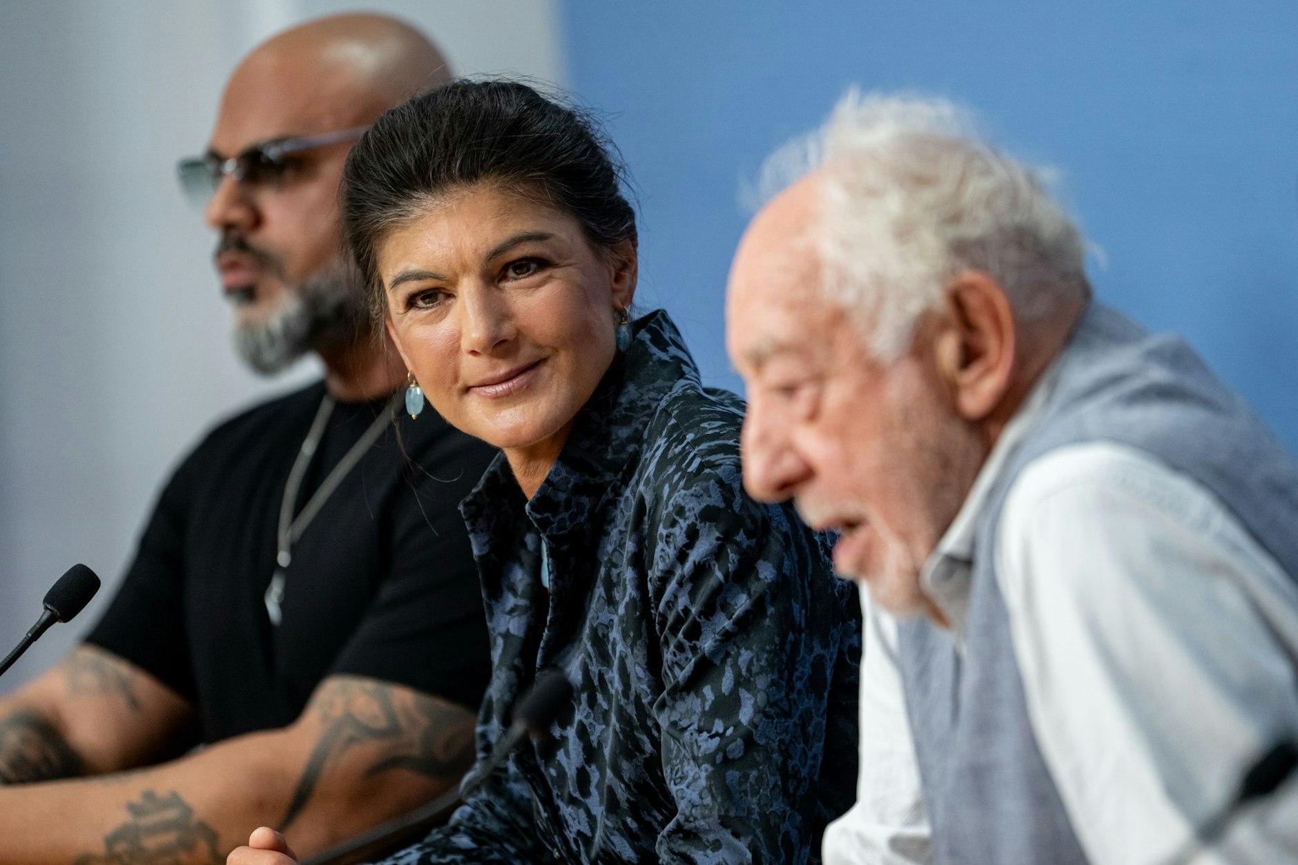 Rapper Massiv (l.), die BSW-Vorsitzende Sahra Wagenknecht und Schauspieler Dieter Hallervorden rufen zur Demonstration am Samstag auf.