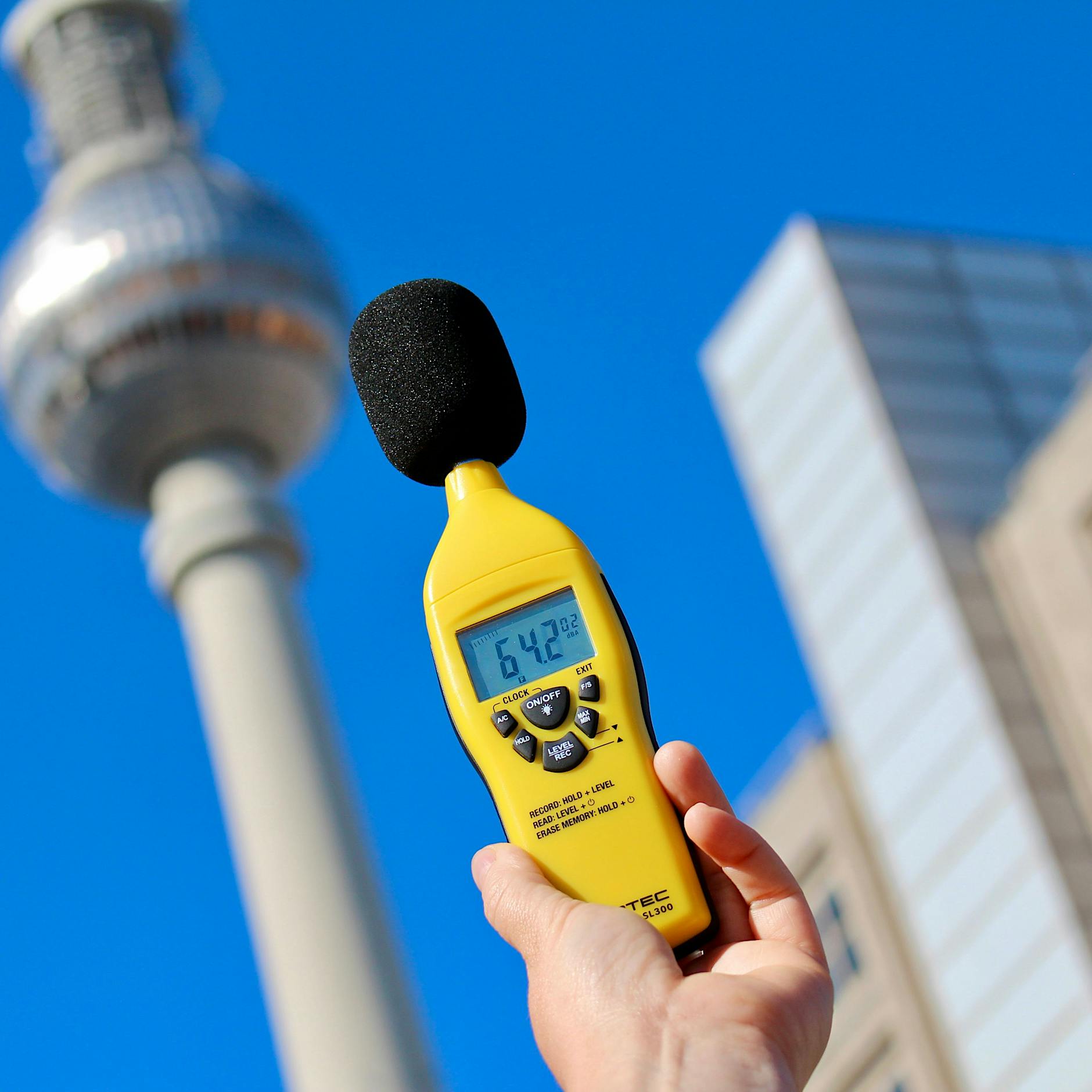 Warntag in Berlin: Sirenen lassen Rentnerin erschaudern – „Es macht einem ein mulmiges Gefühl“