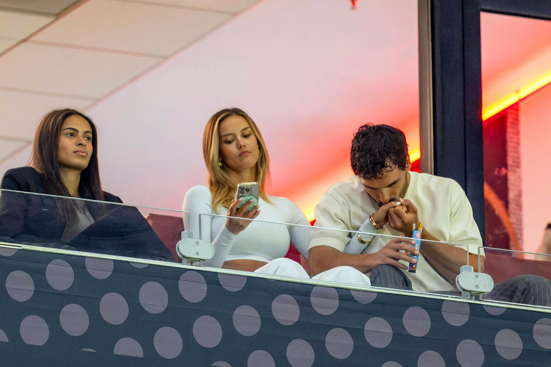 Stein des Anstoßes: Dieses Bild von Mats Hummels und seiner Freundin Nicola Cavanis macht gerade die Runde.