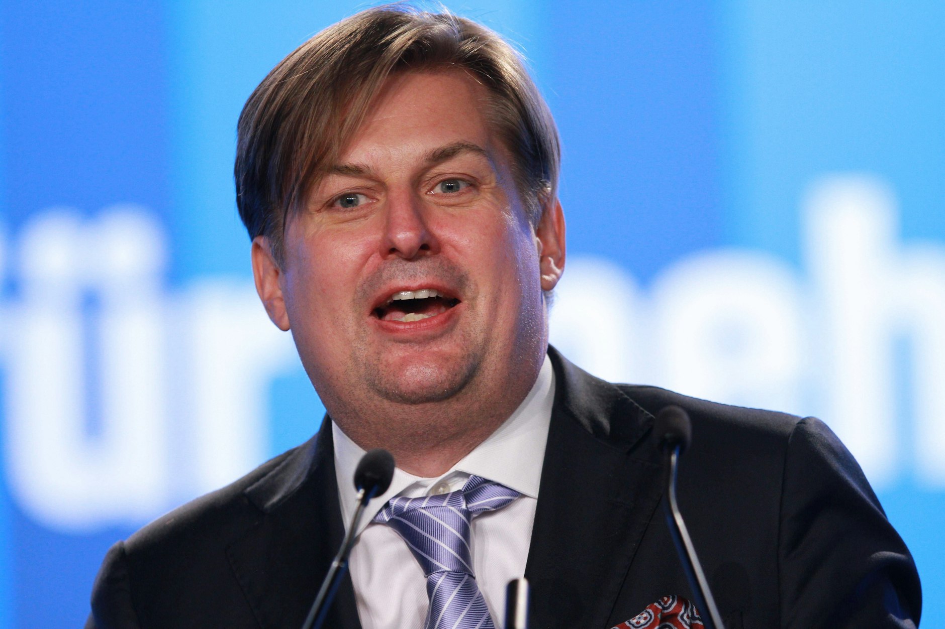 Maximilian Krah (AfD): Fahnder durchsuchen sein Büro und seine Wohnung.