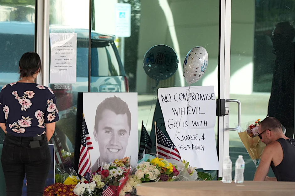Charlie Kirk spricht an der Utah Valley University, kurz bevor er erschossen wird.
