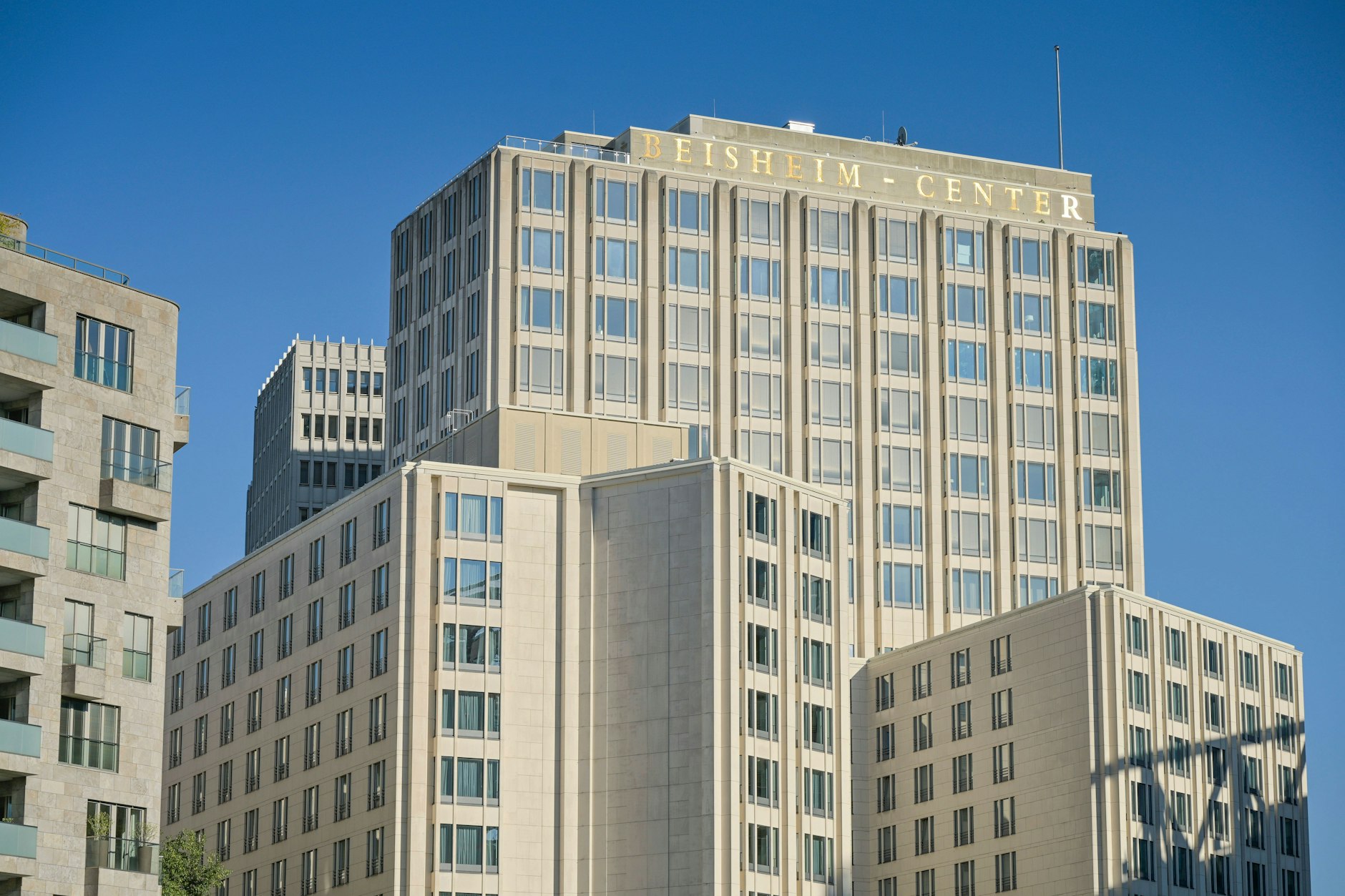 Für gehobene Ansprüche im 14. Stock: Berlins derzeit teuerste Mietwohnung auf Immowelt befindet sich im Beisheim Center&nbsp;.