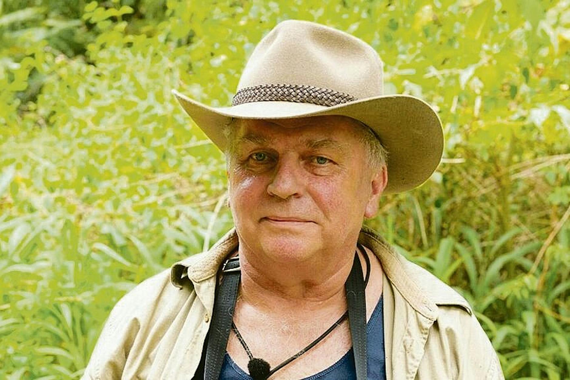 Er packt im Bademantel für den Umzug: Günther Krauses steiler Abstieg