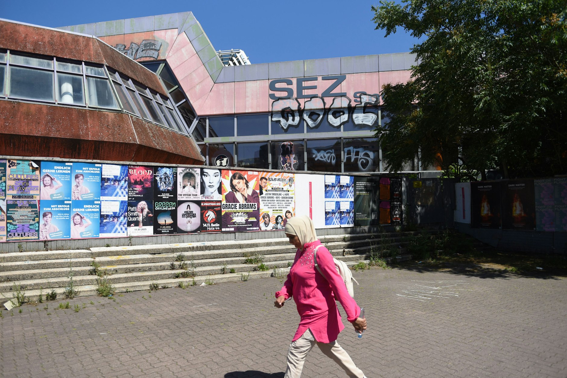 Denkmalschutz statt Abriss: Das Sport- und Erholungszentrum an der Landsberger Allee steht wieder auf dem Prüfstand.