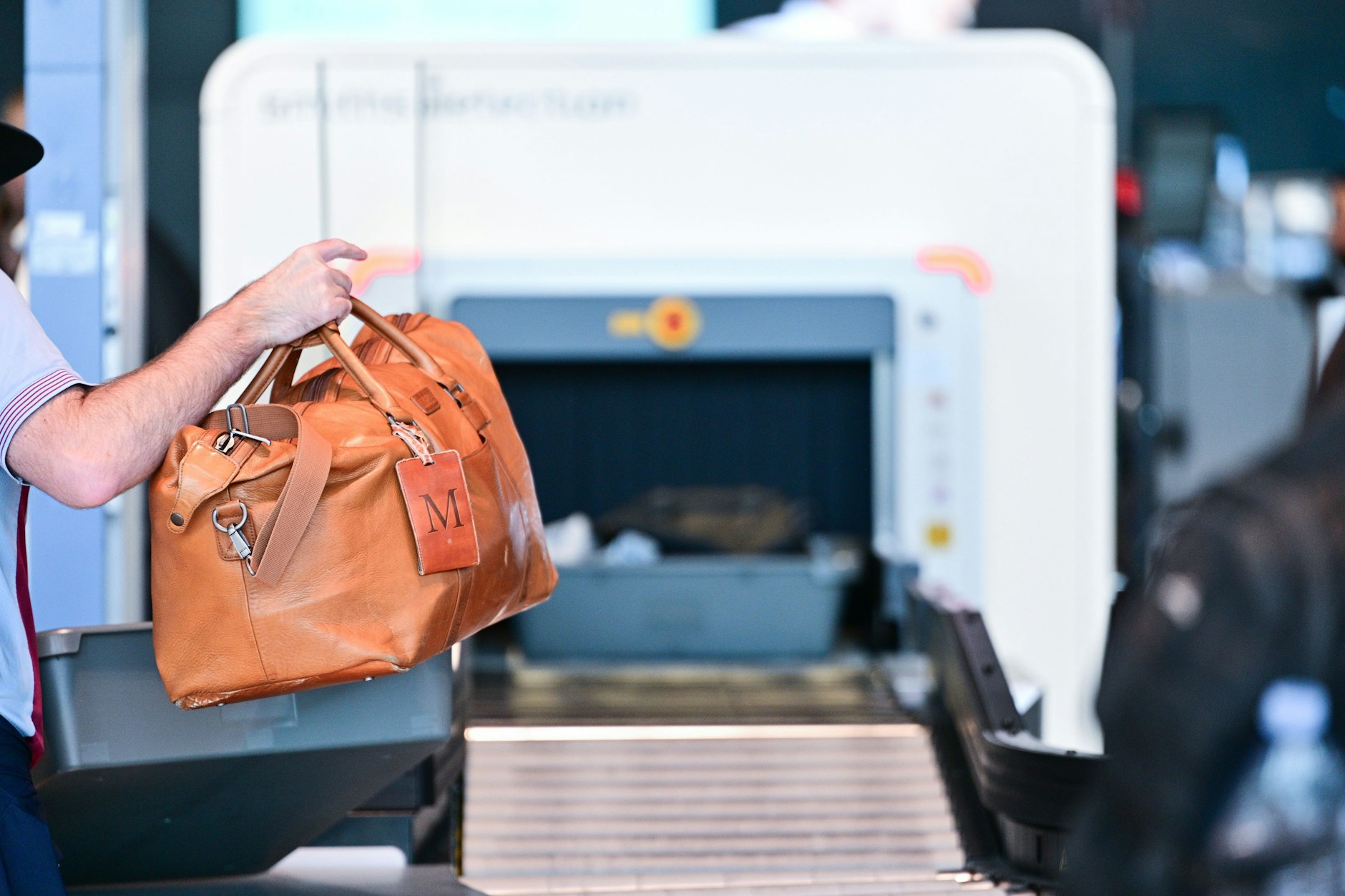 Achtung, Gepäckkontrolle! Bei Ryanair wird bei jeder Tasche, jedem Koffer genauestens Maß genommen.