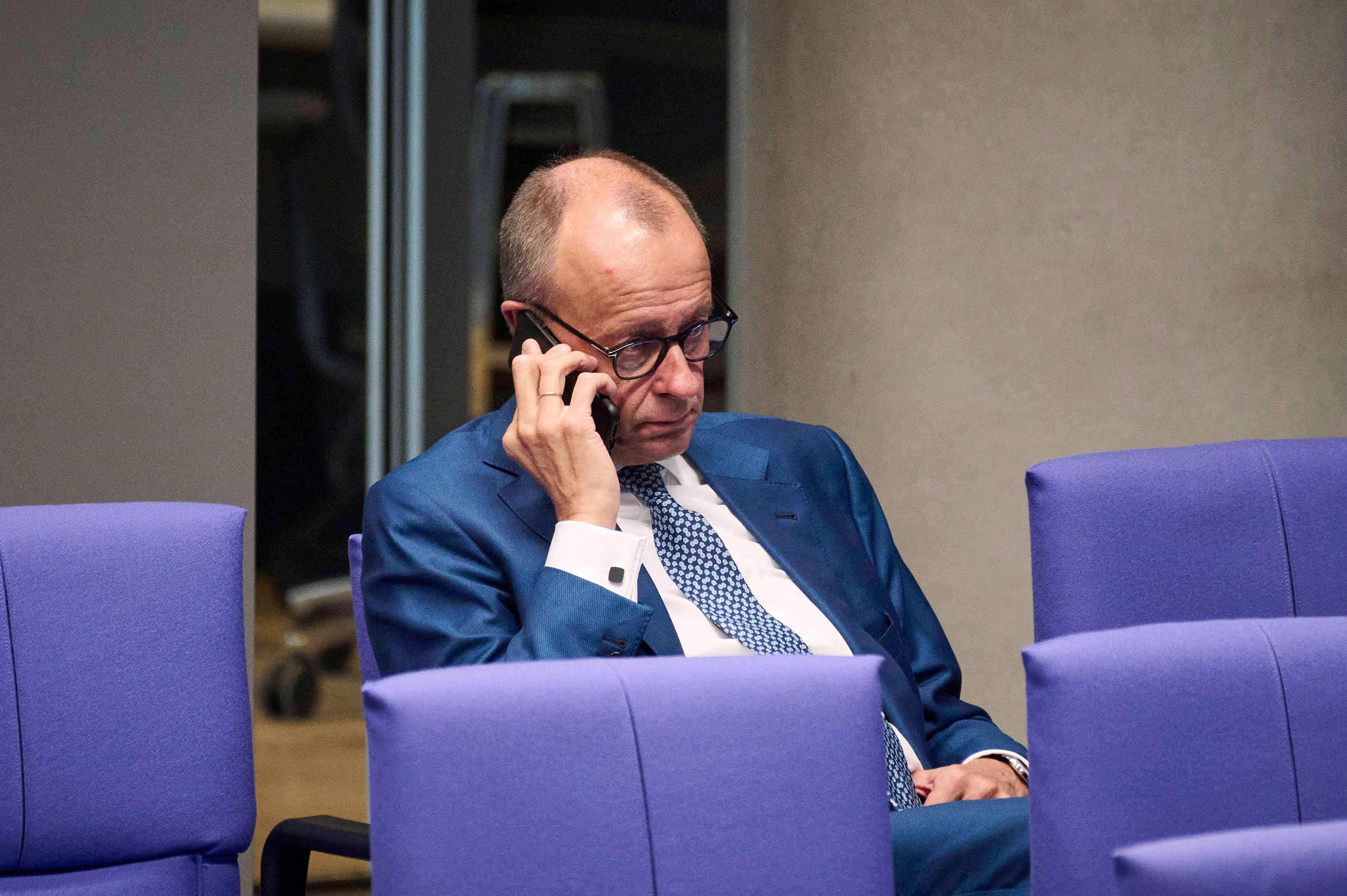 Datenklau: Handynummer von Friedrich Merz im Internet im Angebot!