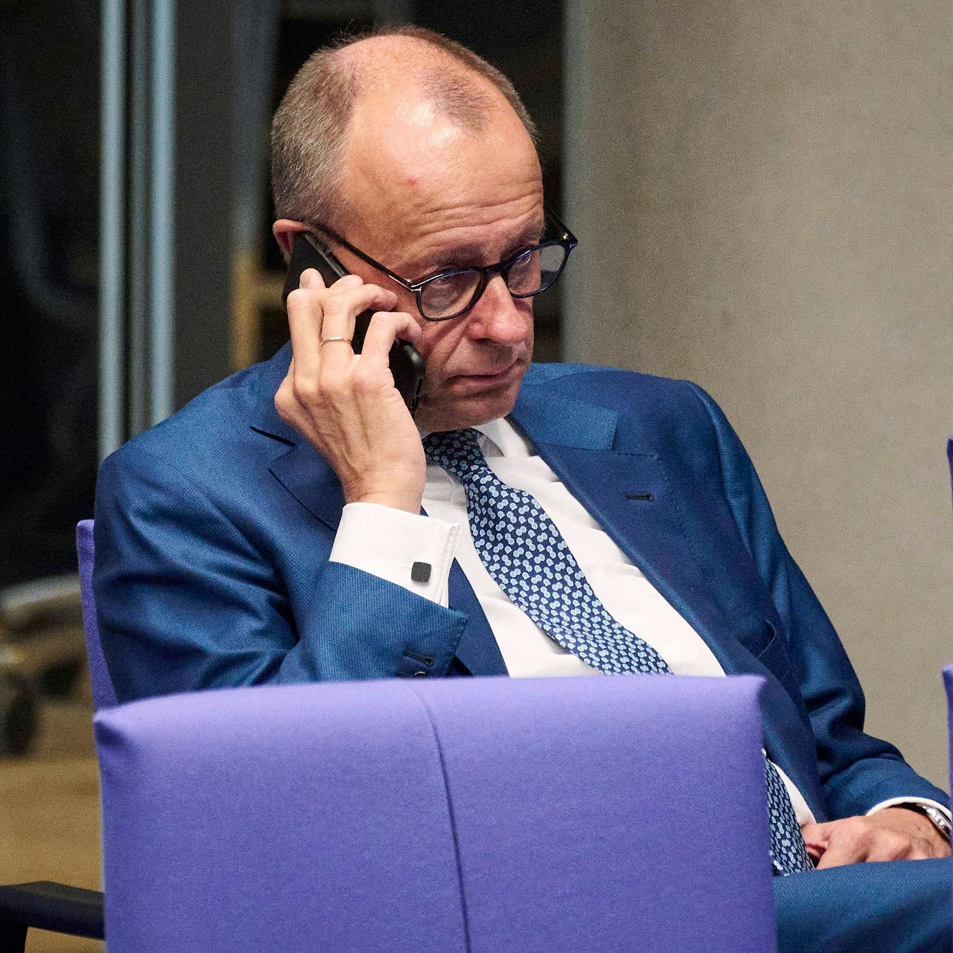 Datenklau: Handynummer von Friedrich Merz im Internet im Angebot!
