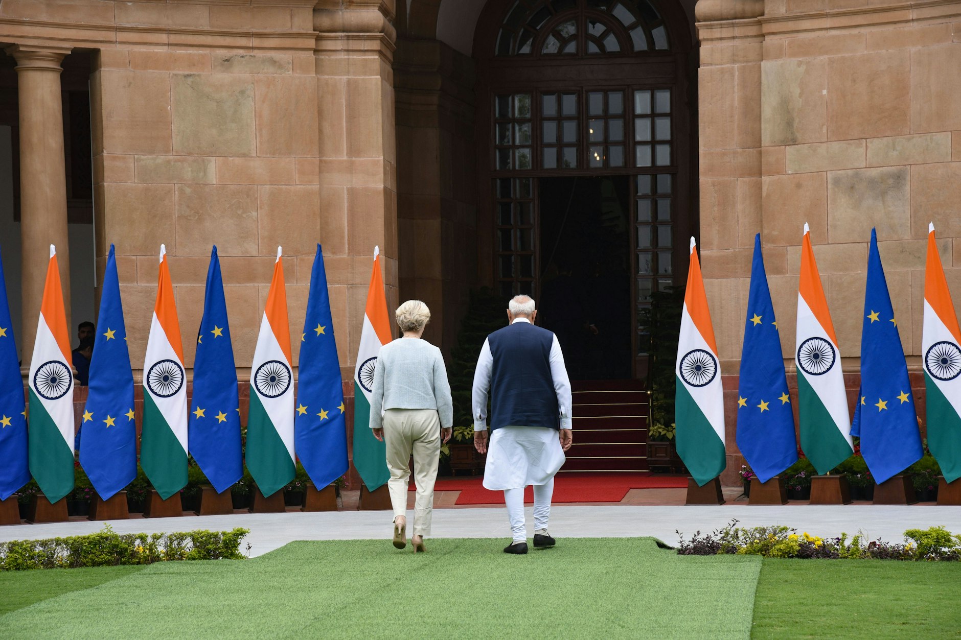 Ursula von der Leyen zu Besuch bei Indiens Premier Narendra Modi in Neu Delhi