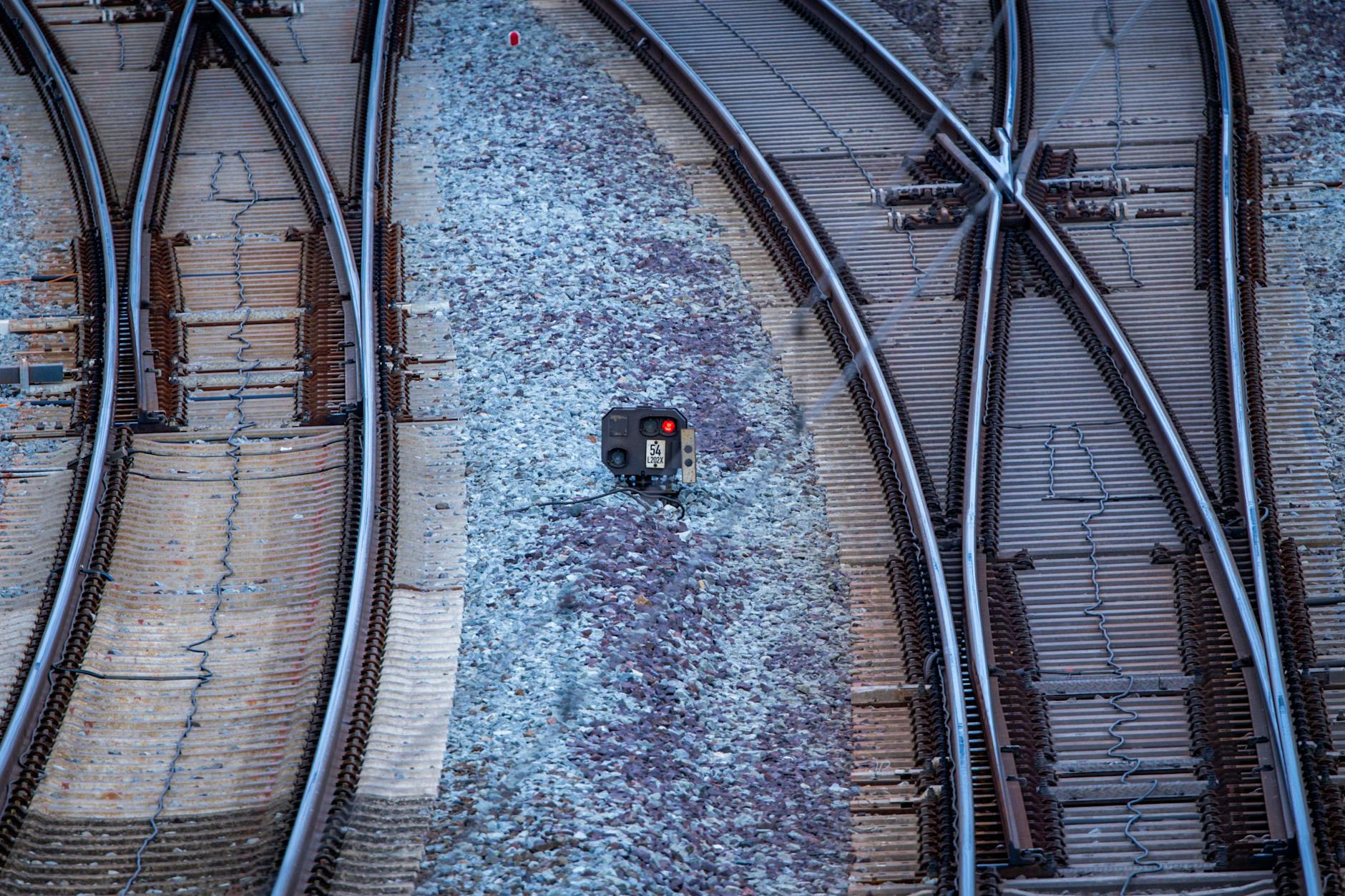 Der Verkehr auf der Strecke zwischen Berlin und Hannover rollt derzeit unregelmäßig.