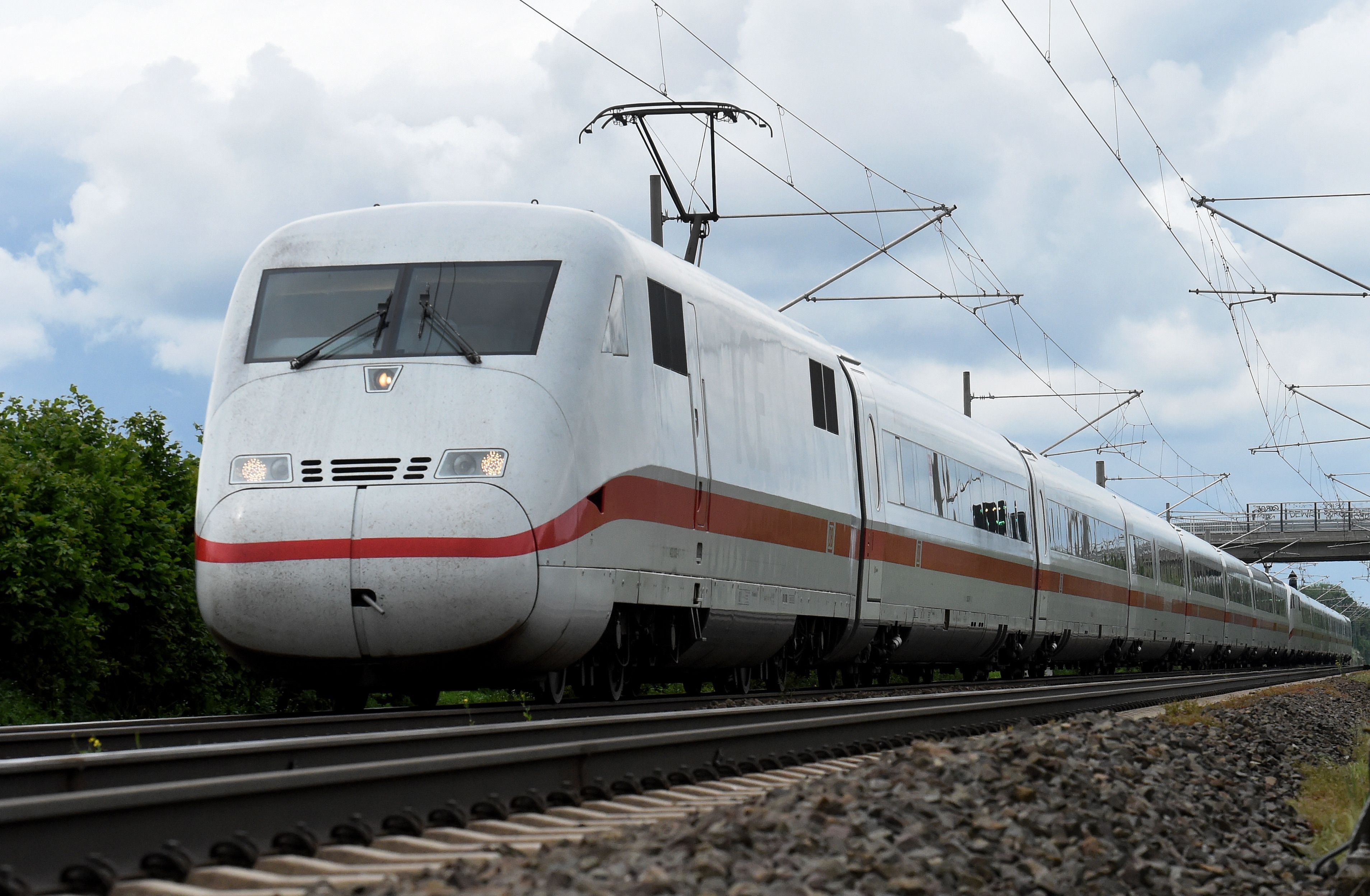 Brand an Stellwerk: Neues Bahn-Chaos auf der Strecke Berlin - Hannover