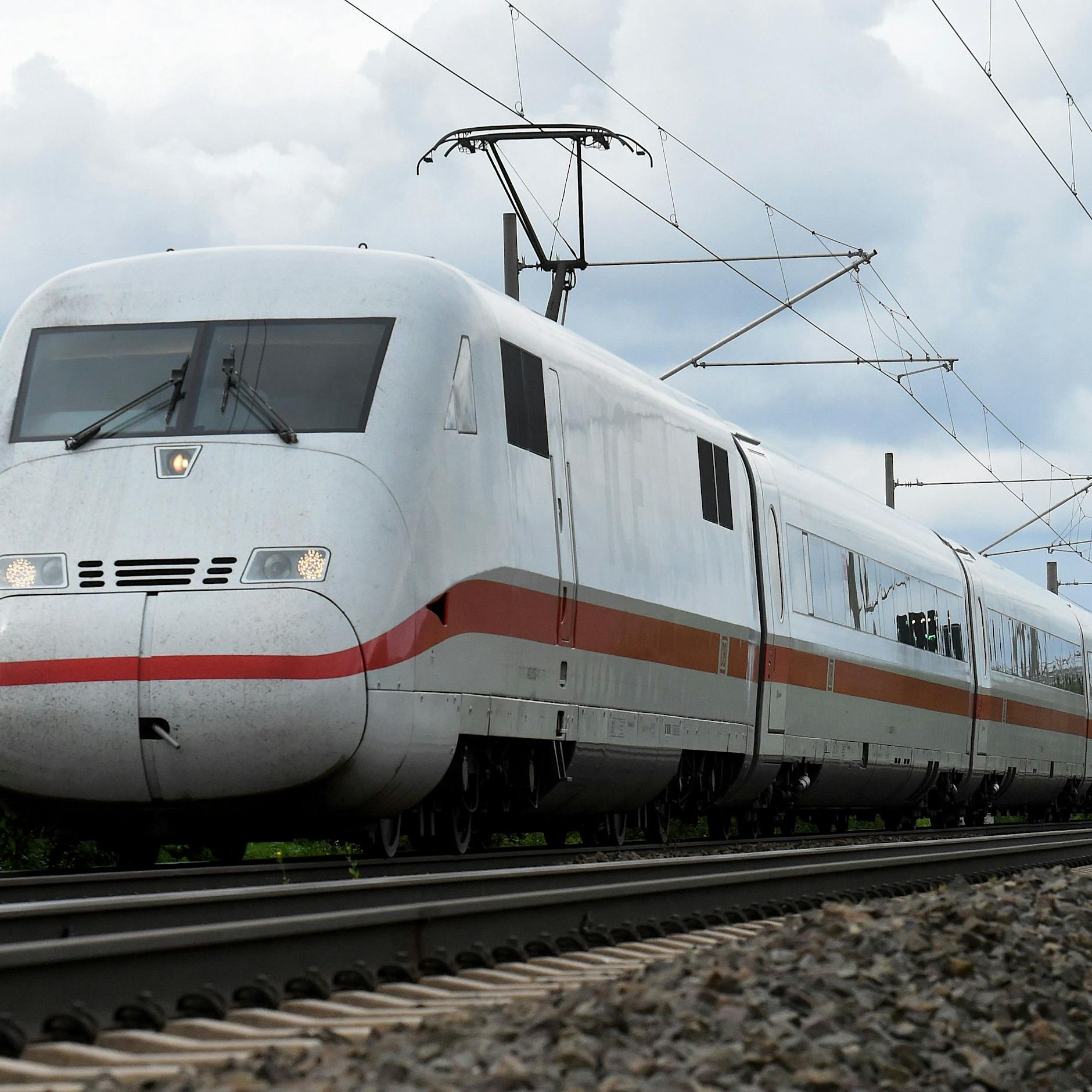 Brand an Stellwerk: Neues Bahn-Chaos auf der Strecke Berlin - Hannover