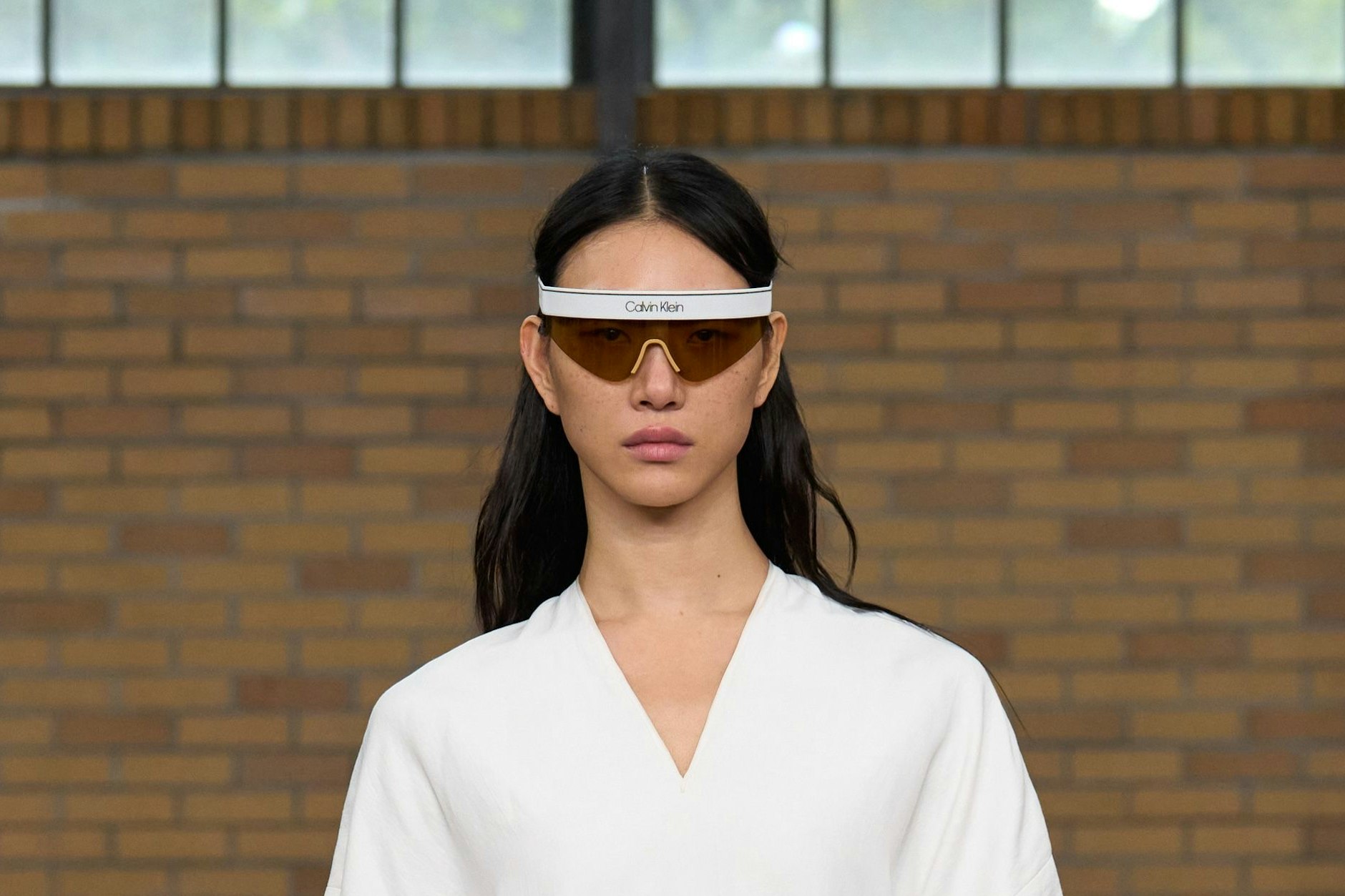 Calvin Kleins legendärer Schlüpferbund als Brillensteg