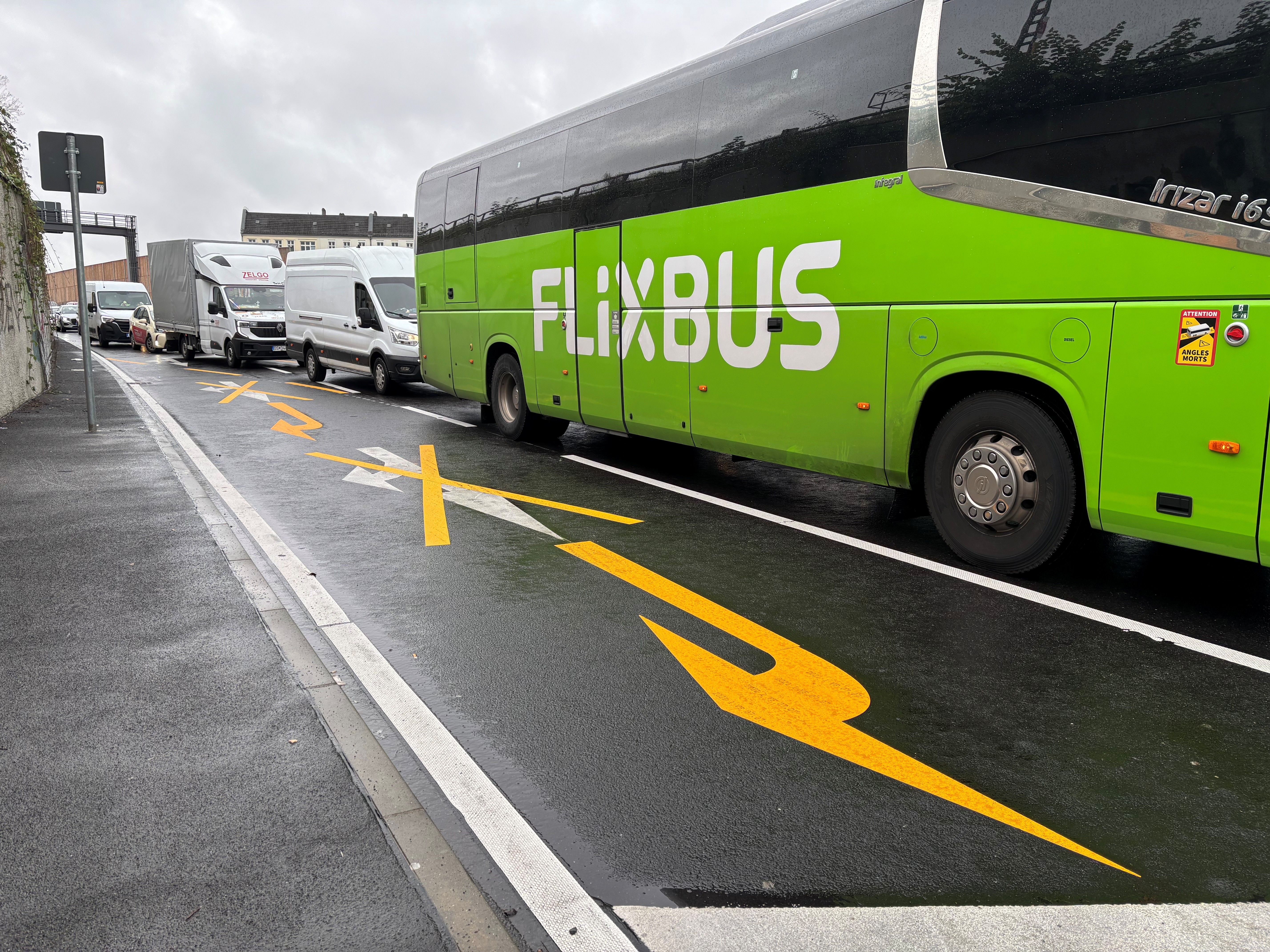 A100 in Treptow: Jetzt fängt der Stau schon auf der Autobahn an