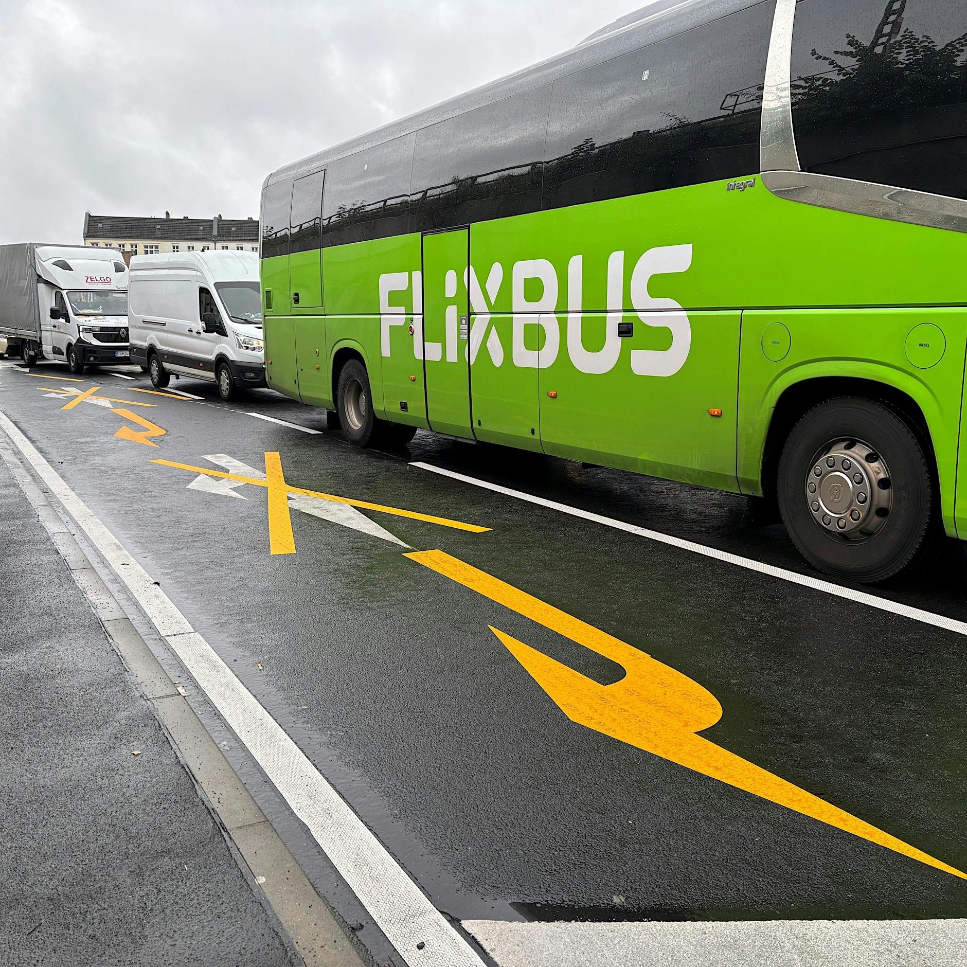 A100 in Treptow: Jetzt fängt der Stau schon auf der Autobahn an