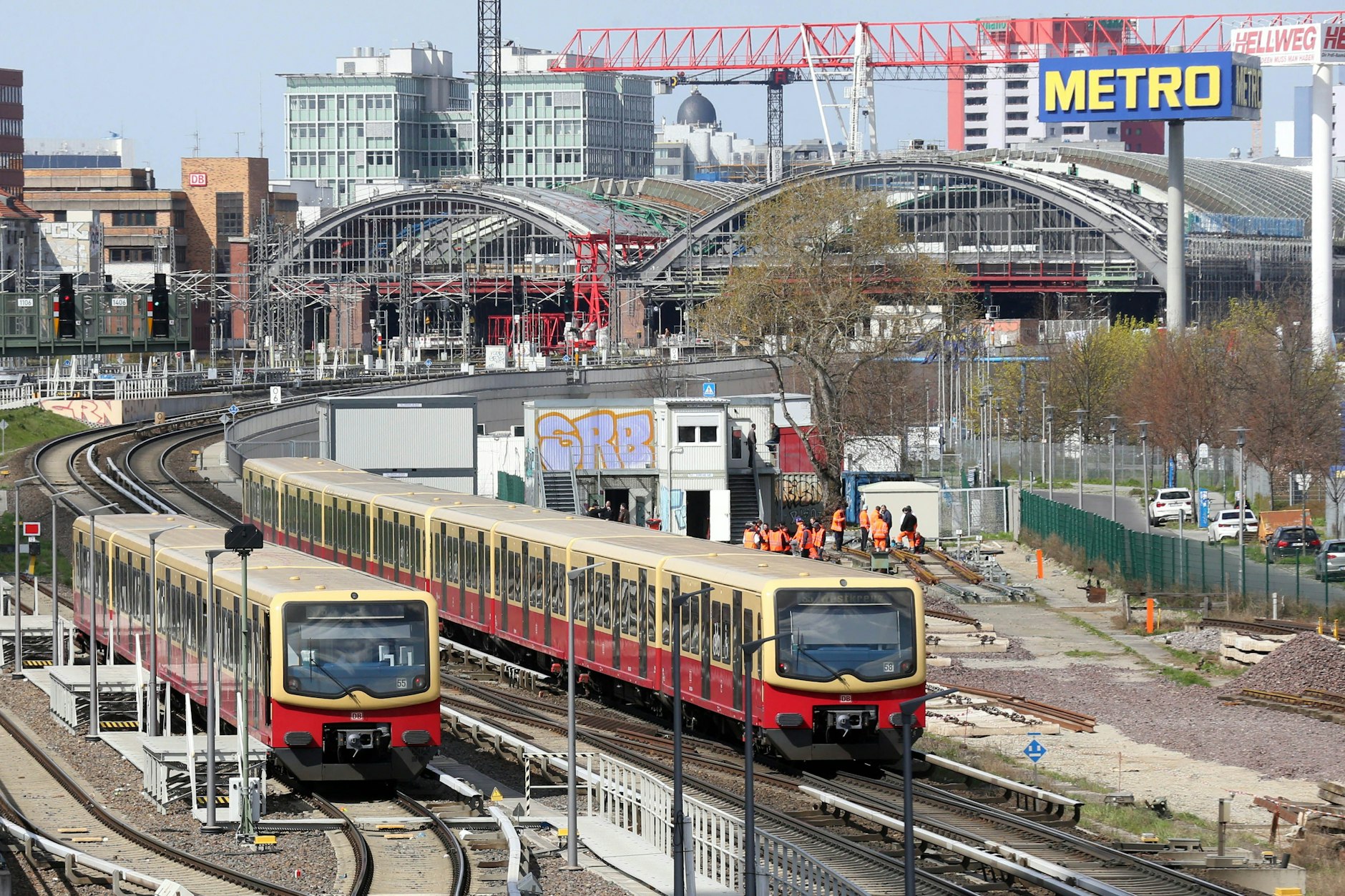 Wegen einer Signalstörung: Am Morgen ist die Berliner Stadtbahn wieder aus dem Takt geraten. Die S3 fährt bis Warschauer Straße nur im 10-Minuten-Takt.