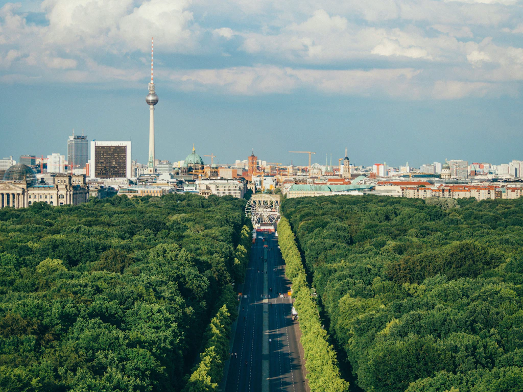 Digitale Revolution in Berlin und die Veränderungen des Stadtlebens durch neue Technologien