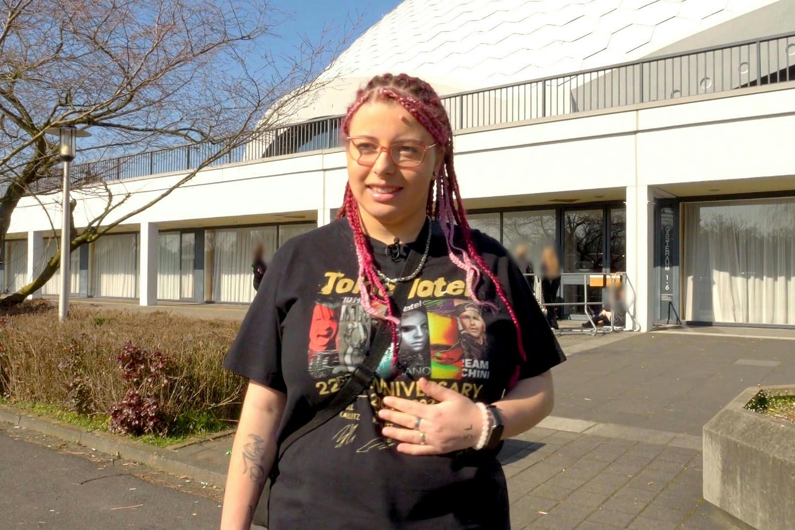 Leann freut sich auf das anstehende Konzert von Tokio Hotel. Für das Ticket sind insgesamt rund 200 Euro geflossen.