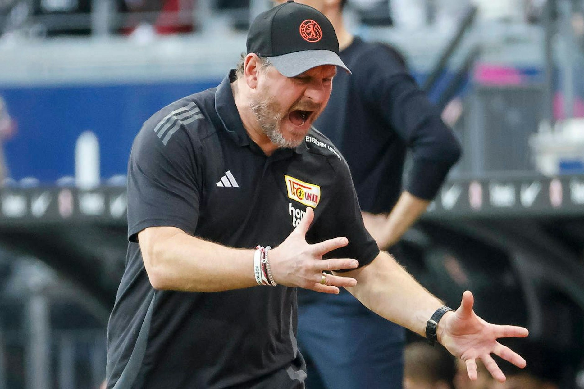 Trainer Steffen Baumgart lässt nach dem Sieg des 1. FC Union in Frankfurt in der vergangenen Saison die Emotionen raus.