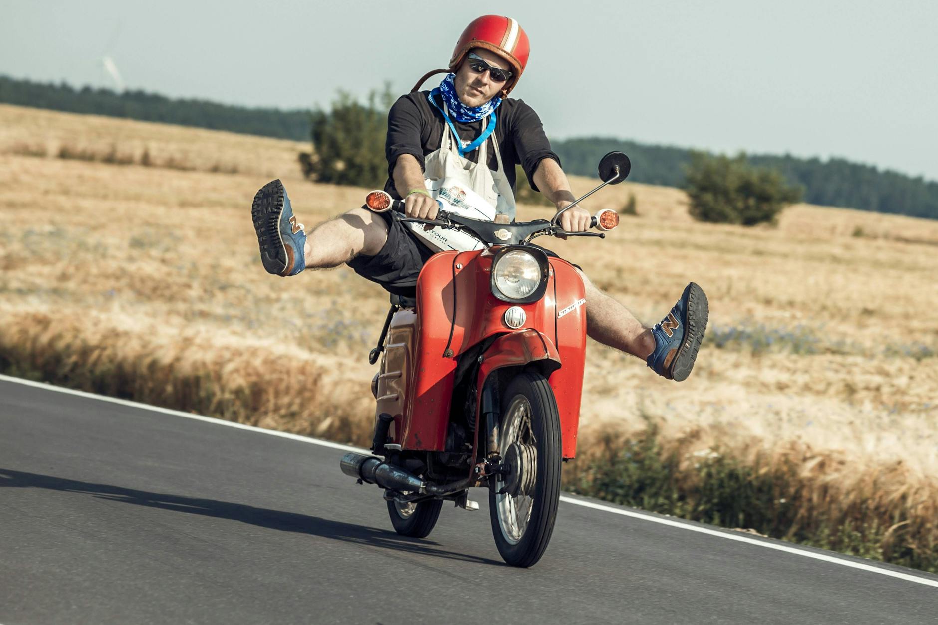 Die Mopeds der Marke Simson aus Thüringen sind Kult. Bald könnten die Fahrer der Zweitakter mit etwas mehr Tempo auf den Straßen unteerwegs sein.