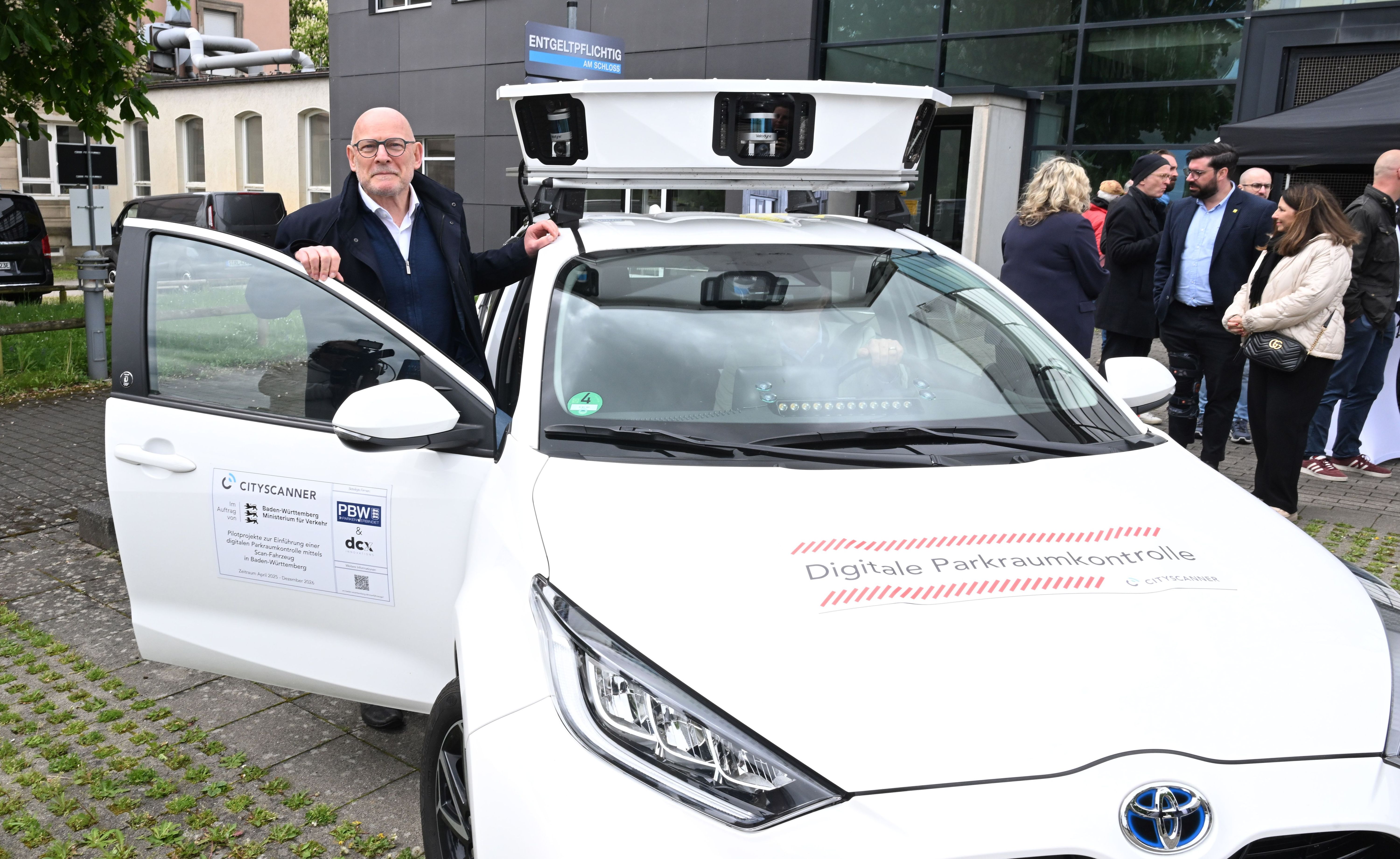 Neue Kamera-Technik: Scan-Auto erkennt automatisch Parksünder!