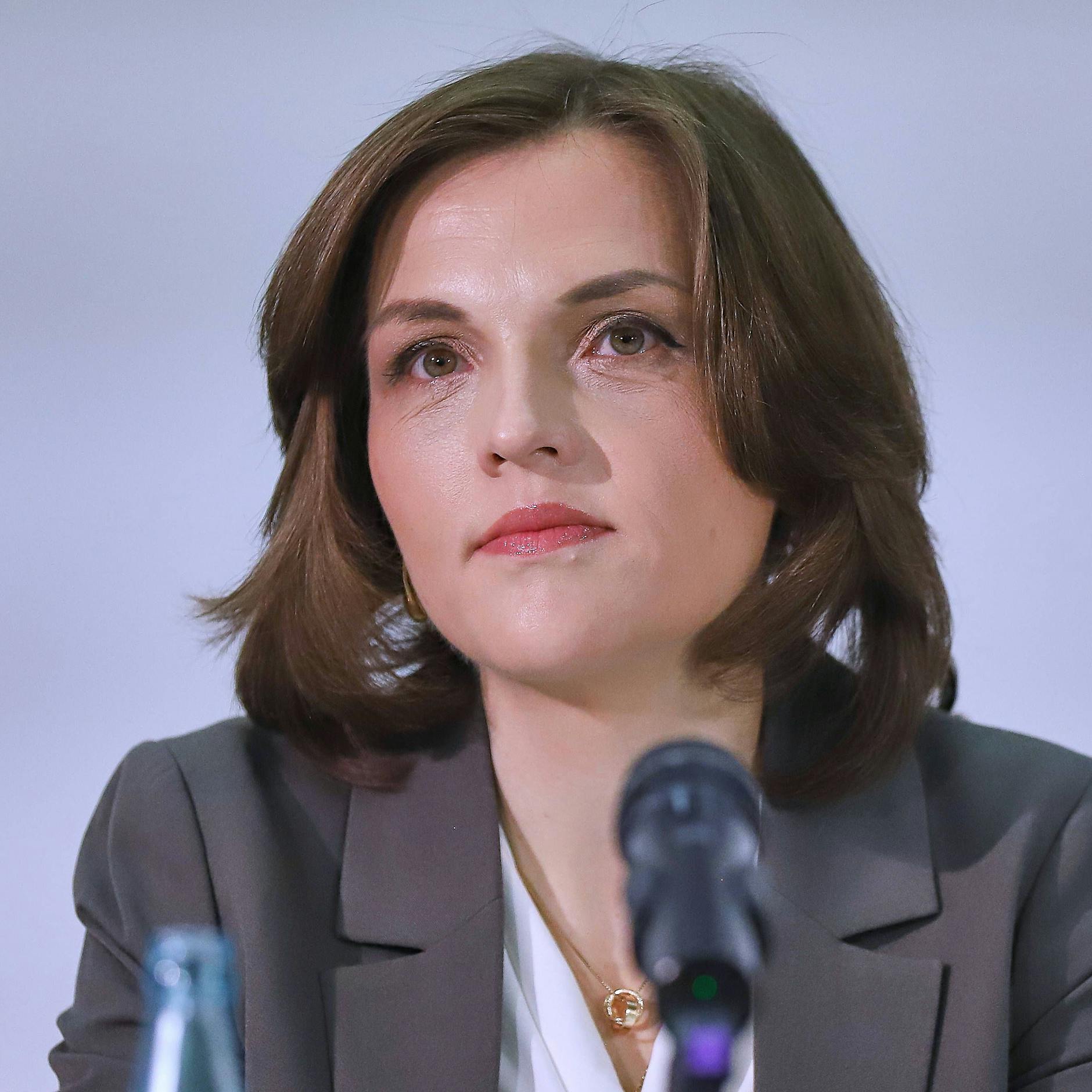 Chefetagen: Ostdeutsche müssen (fast immer) draußen bleiben!