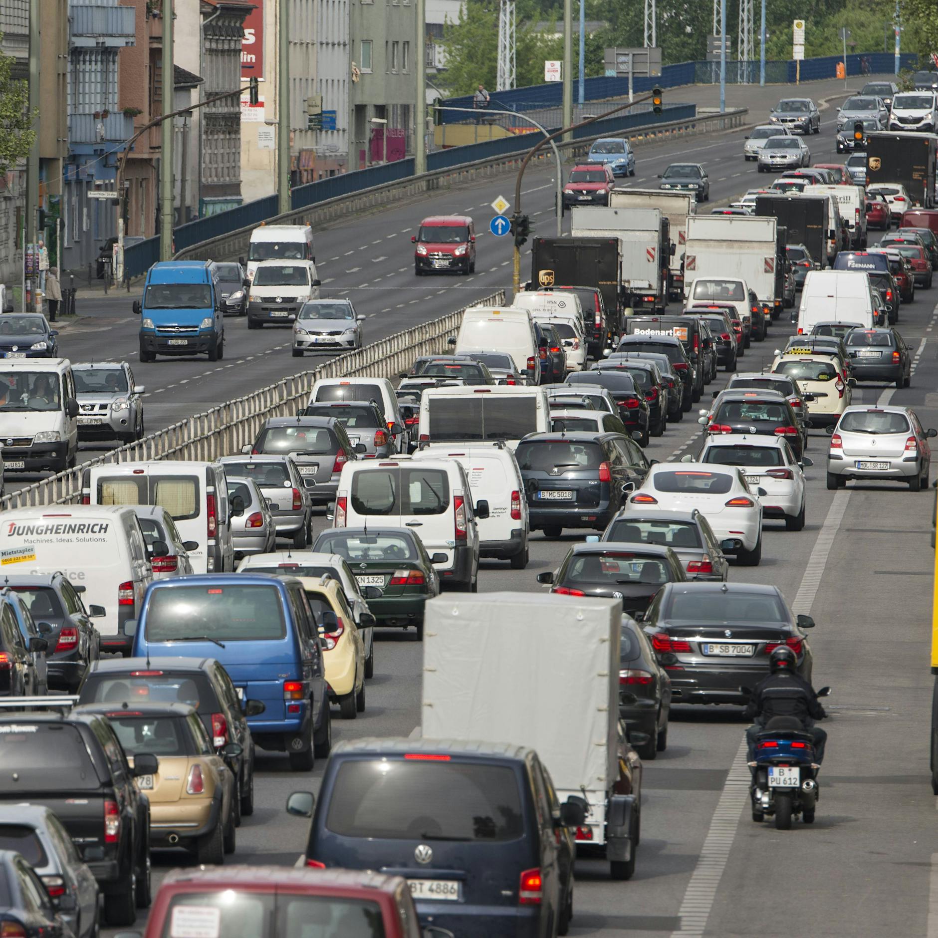 Neue Nerv-Baustellen: Vorsicht, Montag sind mehrere Brücken dicht!
