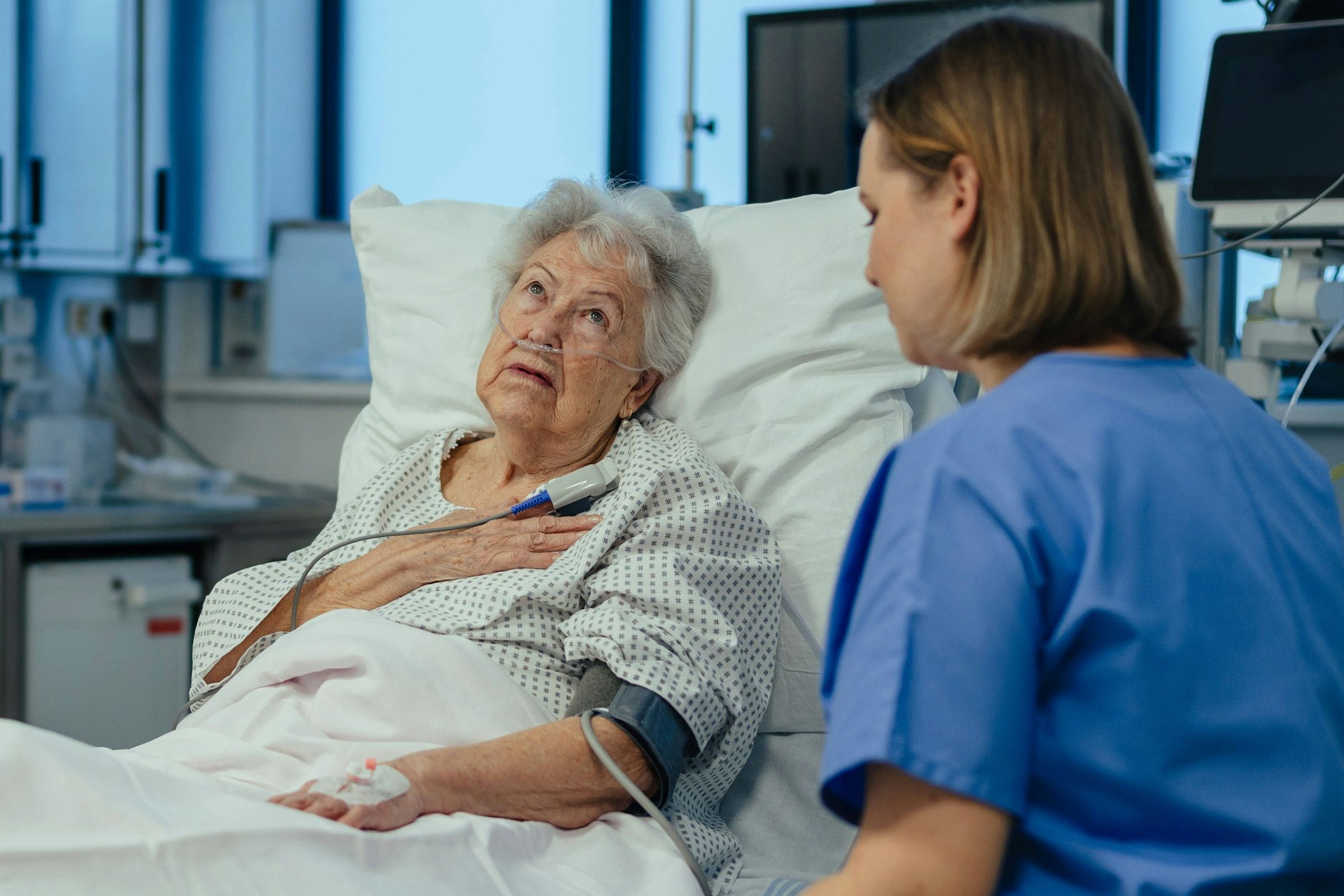 Ältere Patienten sollen nicht mehr automatisch neue Hüft- oder Kniegelenke bekommen.