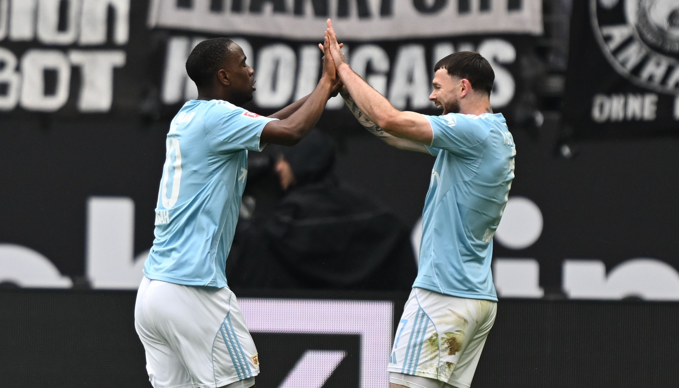 Image - Ansah und Burke: Der 1. FC Union feiert den Vier-Tore-Sturm