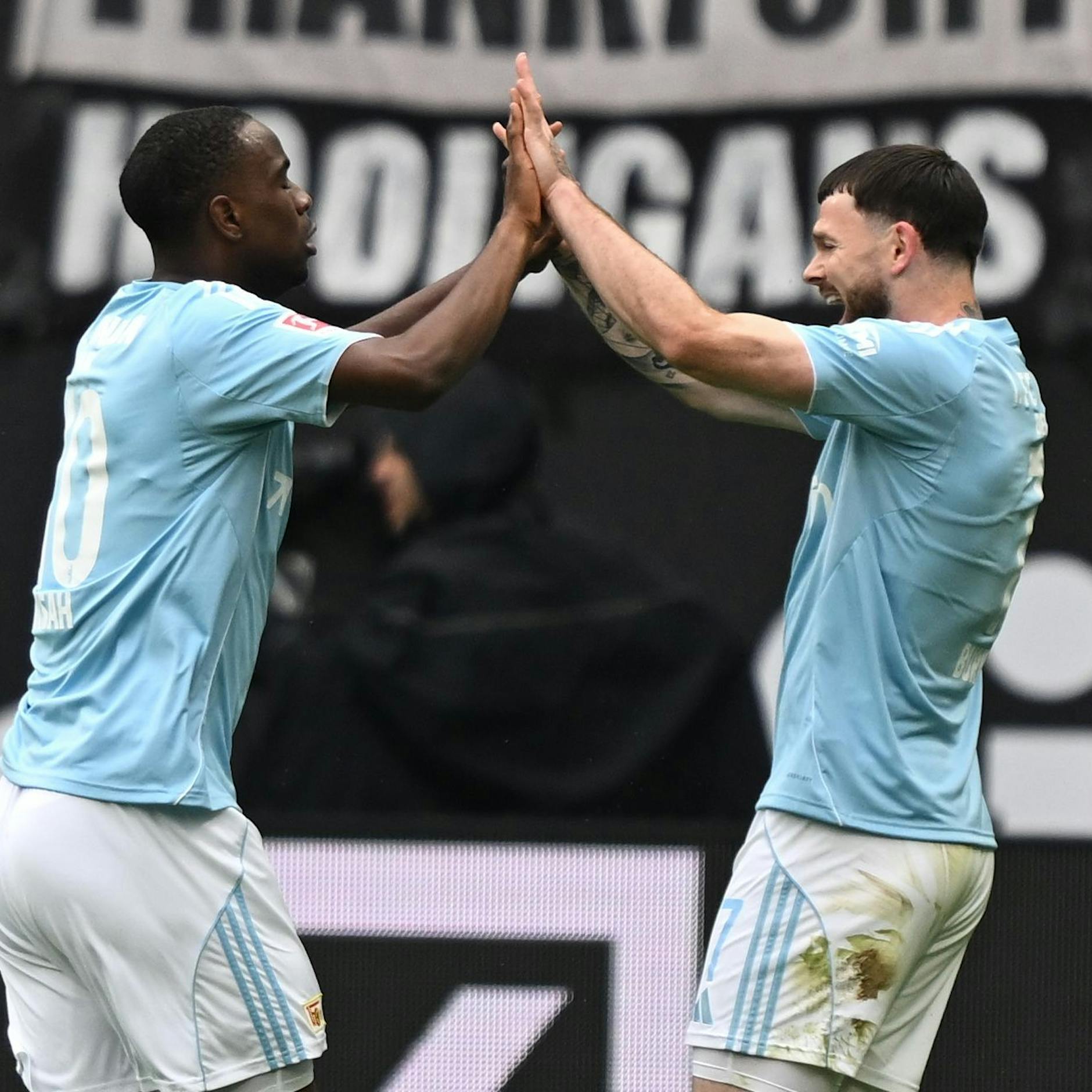 Ansah und Burke: Der 1. FC Union feiert den Vier-Tore-Sturm