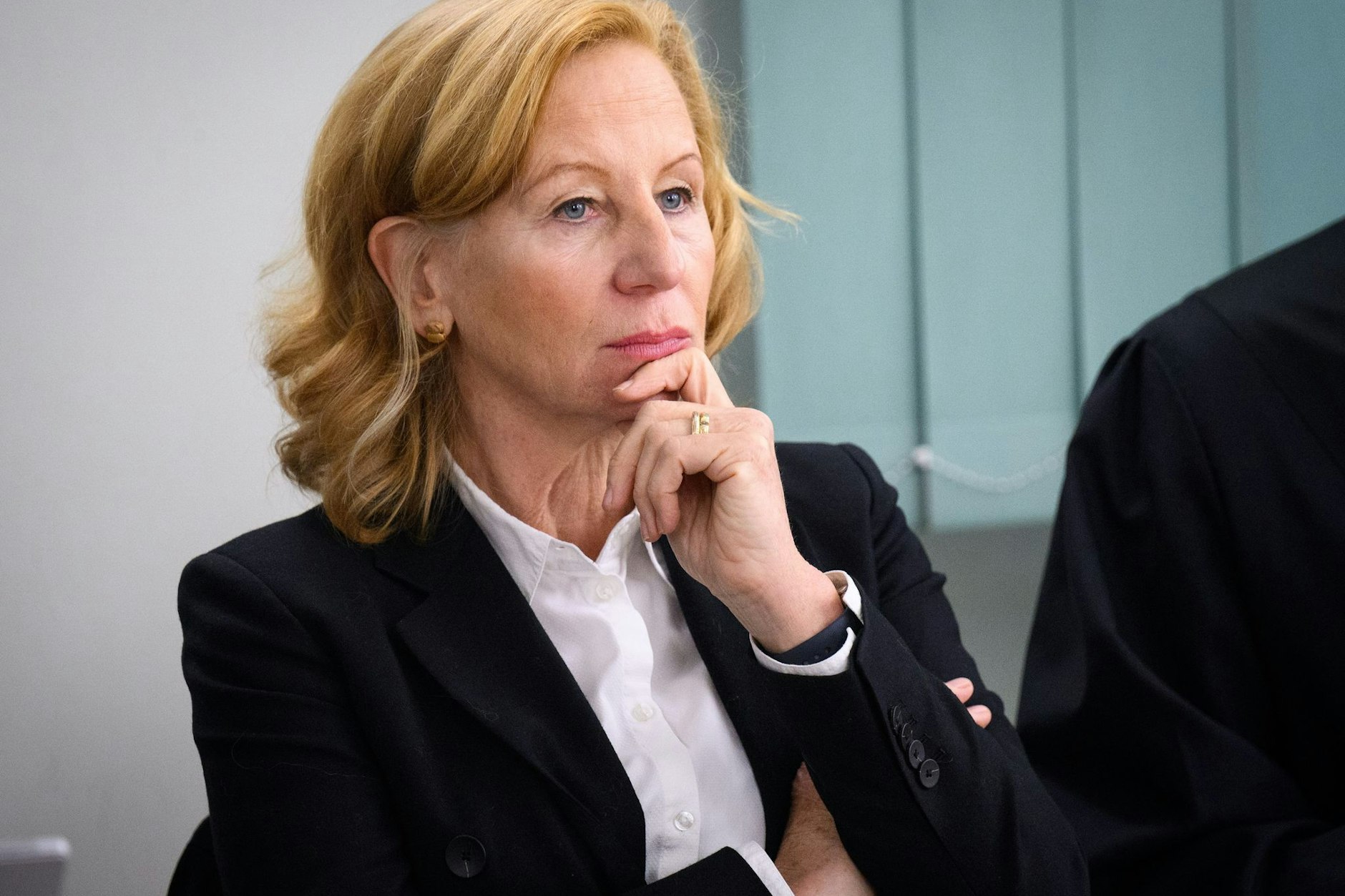 Patricia Schlesinger, ehemalige Intendantin des RBB, sitzt beim Prozess am Landgericht Berlin.